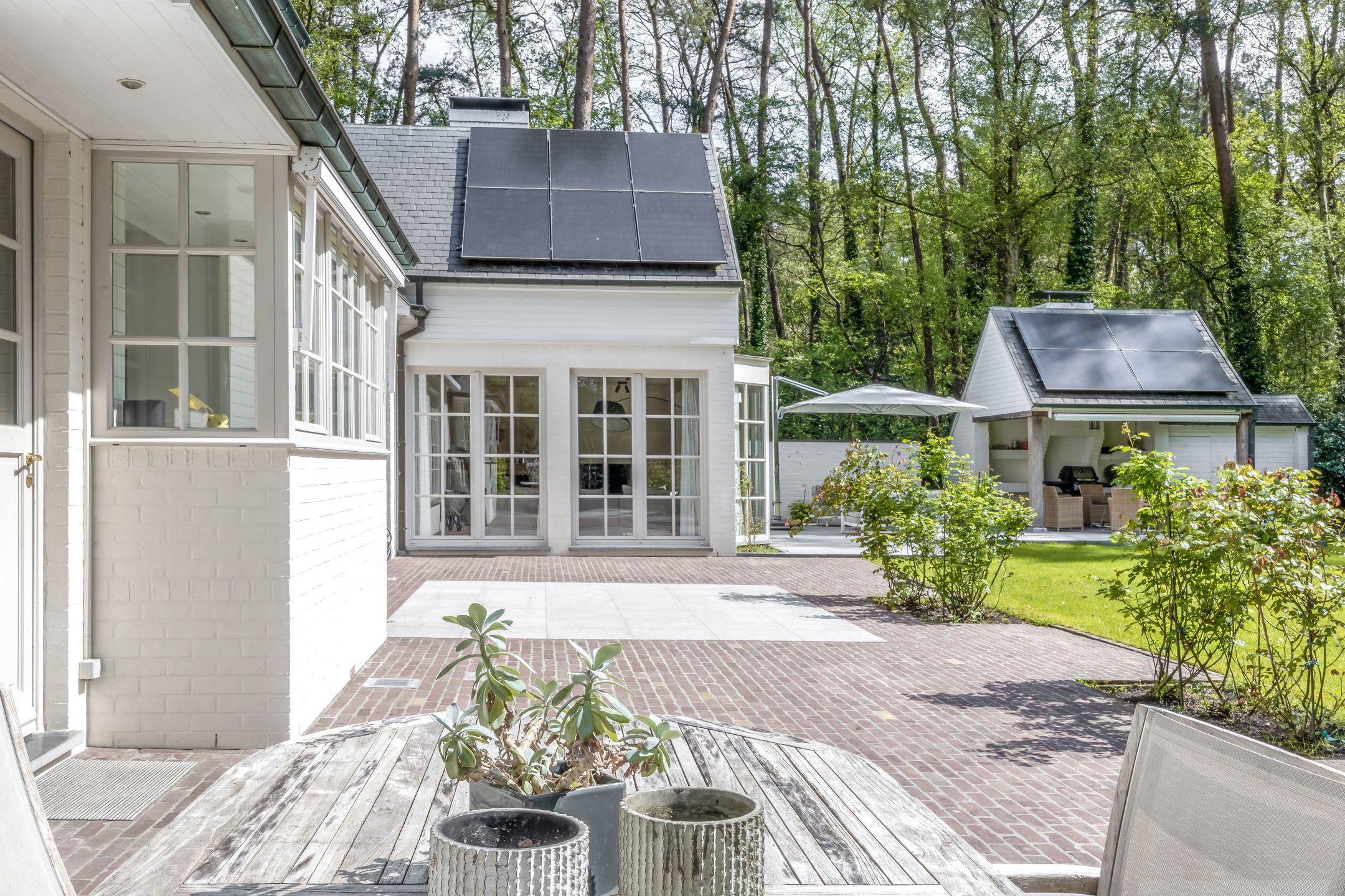 Stijlvolle villa met prachtige tuin op royaal perceel foto 35