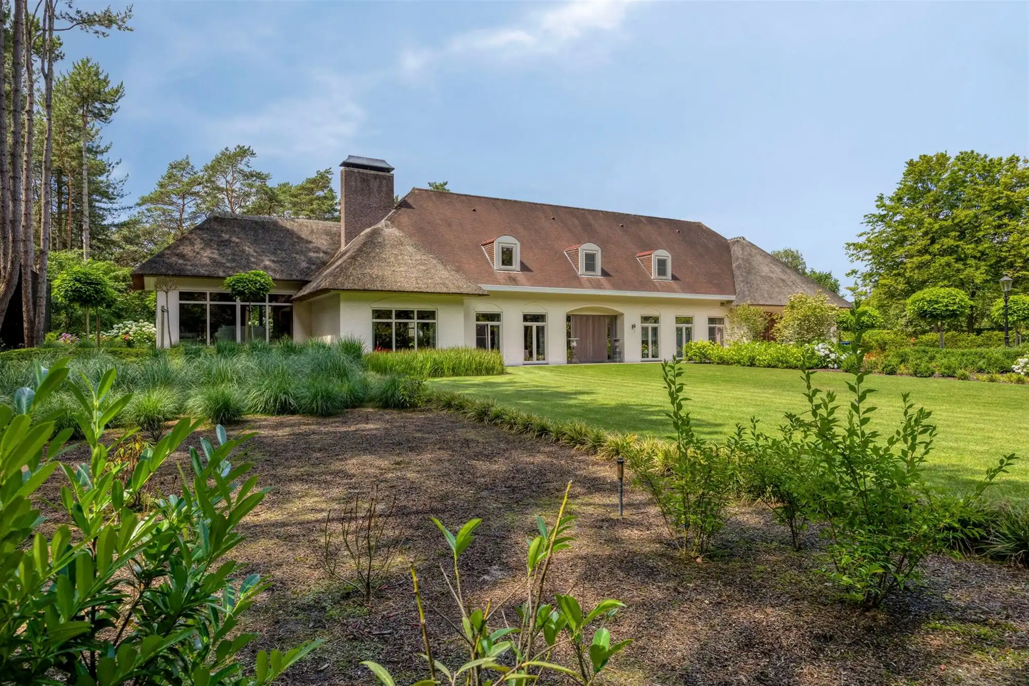 Landelijke luxe: unieke villa op ca. 11.000 m² privé-domein foto 8