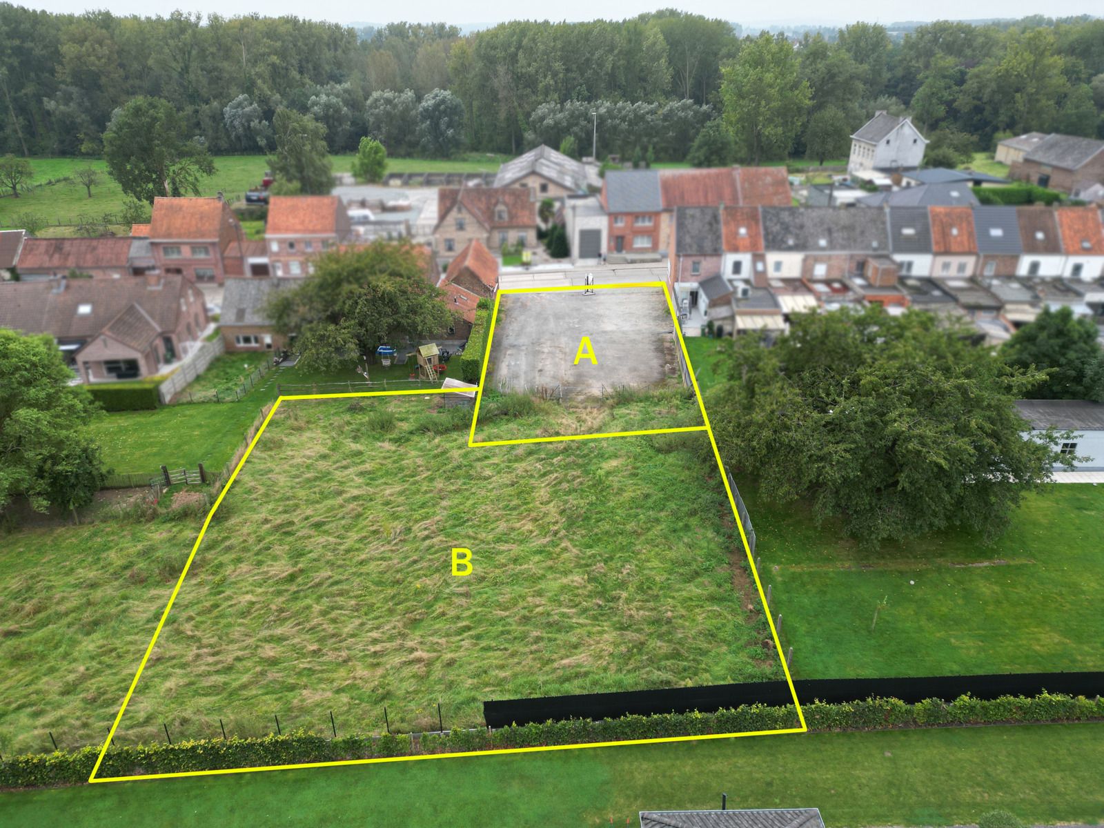 projectgrond nr 185 & 187,  1686 m2 in met weide  foto 2