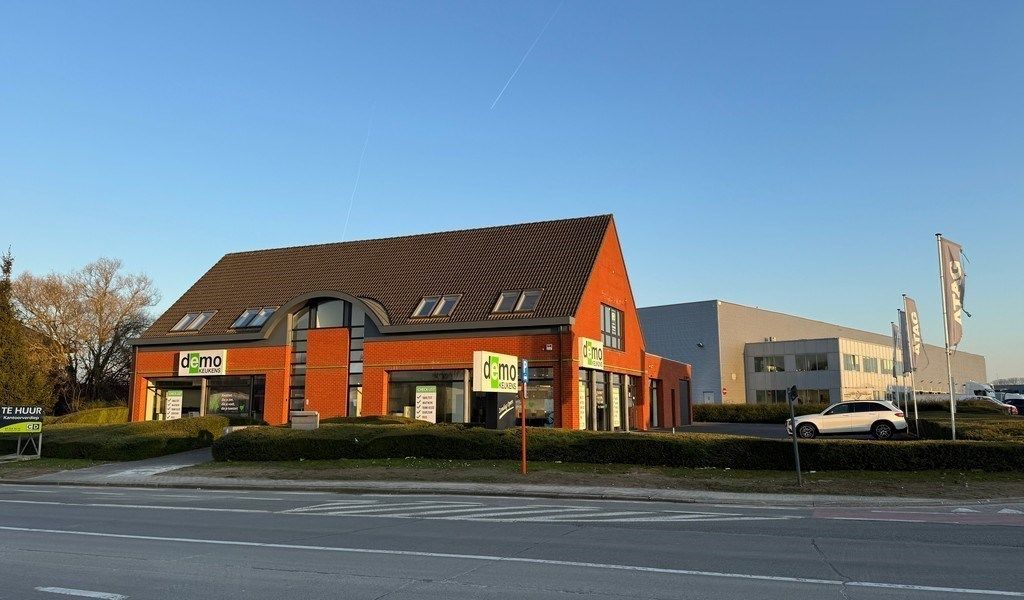 Commercieel gelegen kantoren te huur vlakbij E40 in Erpe foto {{pictureIndex}}