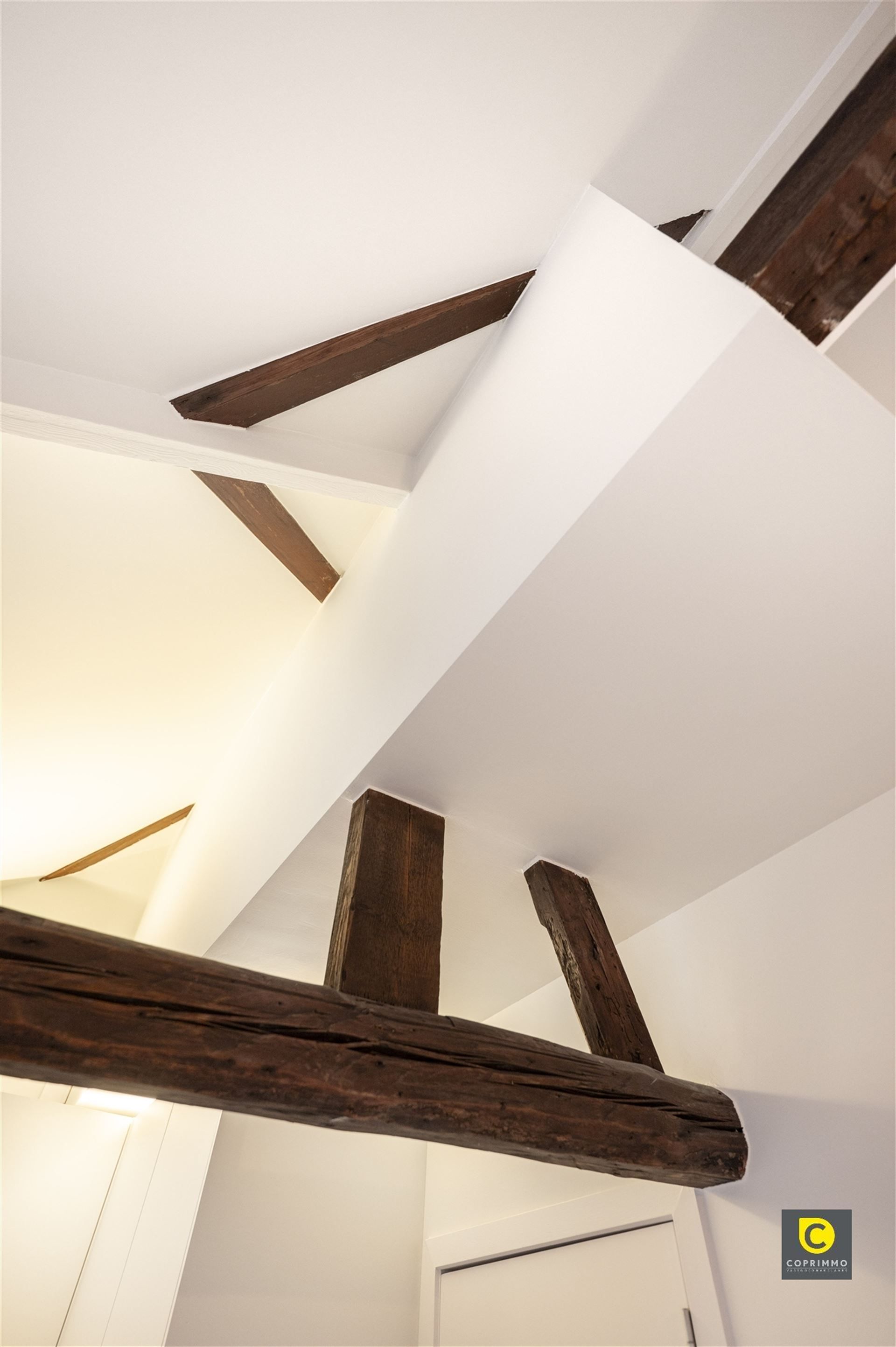 Unieke meesterwoning met garage foto 19