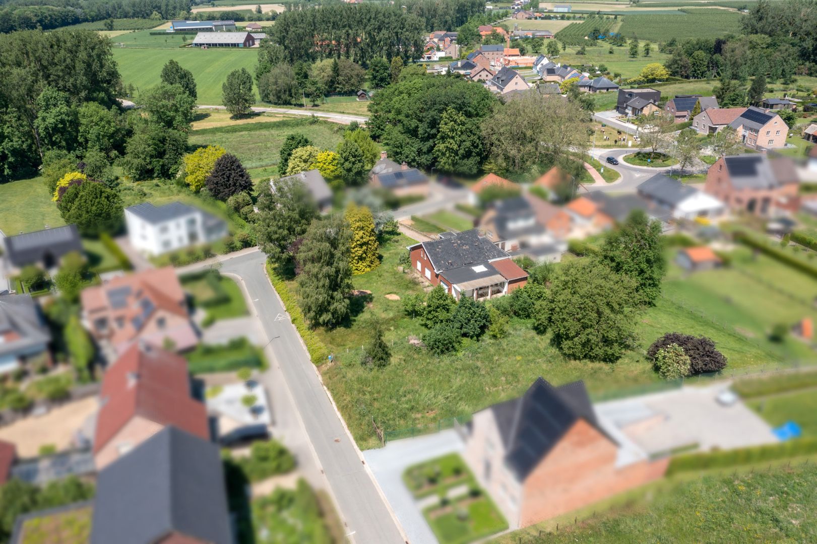 Perceel bouwgrond voor open bebouwing op 9a 37ca, zeer mooi en rustig gelegen op enkele minuutjes van het centrum foto 3