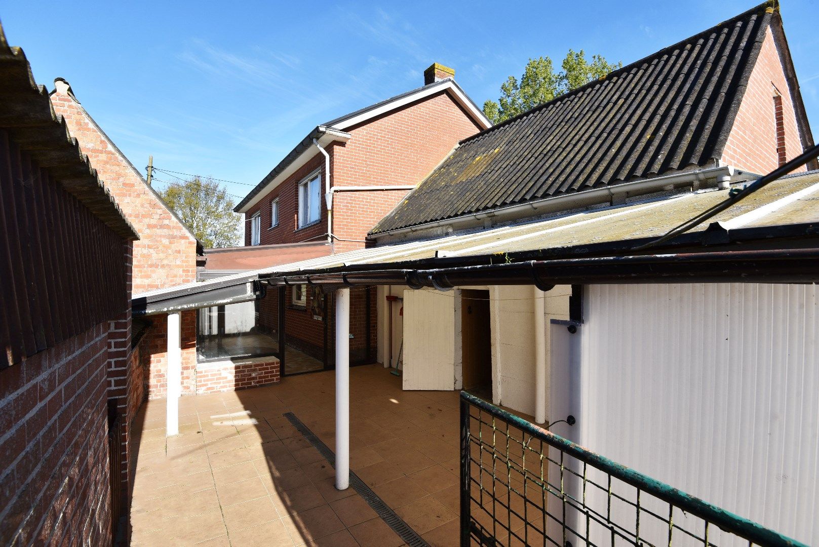 Landelijk gelegen renovatiepand op 730m² te Maldegem foto 4