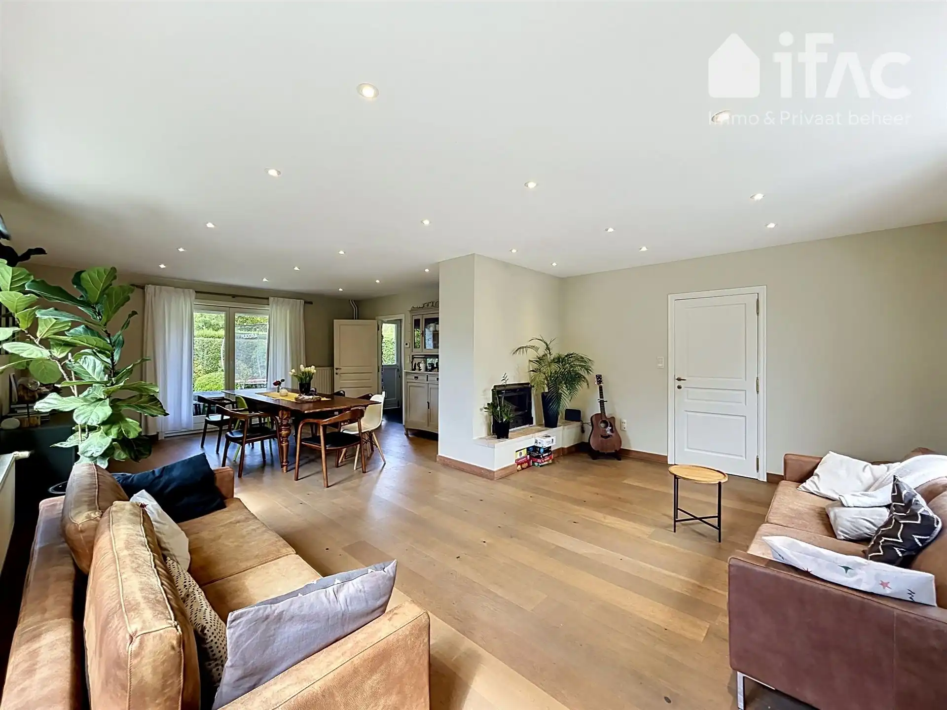Smaakvol gerenoveerde Villa met 5 slaapkamers en leuke tuin foto 5