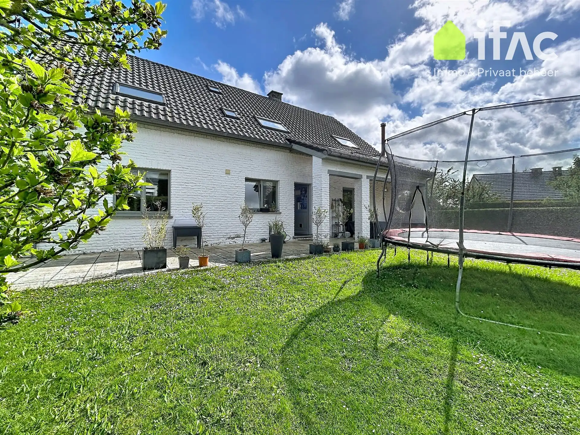 Smaakvol gerenoveerde Villa met 5 slaapkamers en leuke tuin foto 5