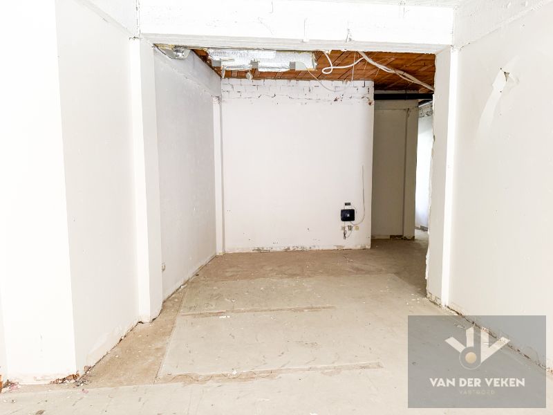 Interessant handelsgelijksvloers in Hasselt-Centrum foto 3