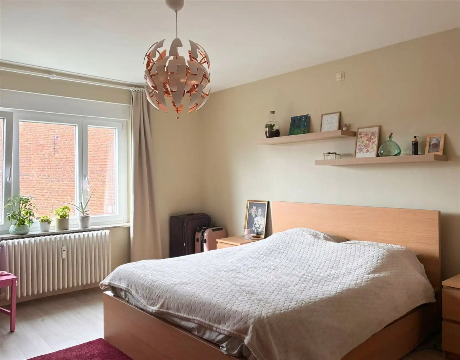 Ruim appartement, twee slaapkamers en tuin foto 10