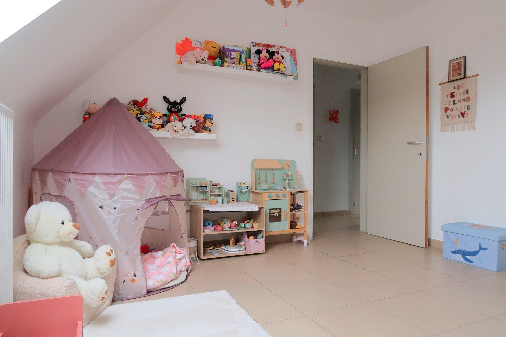 Opbrengsteigendom met 3 appartementen en 3 garageboxen. Ideale investering! foto 17