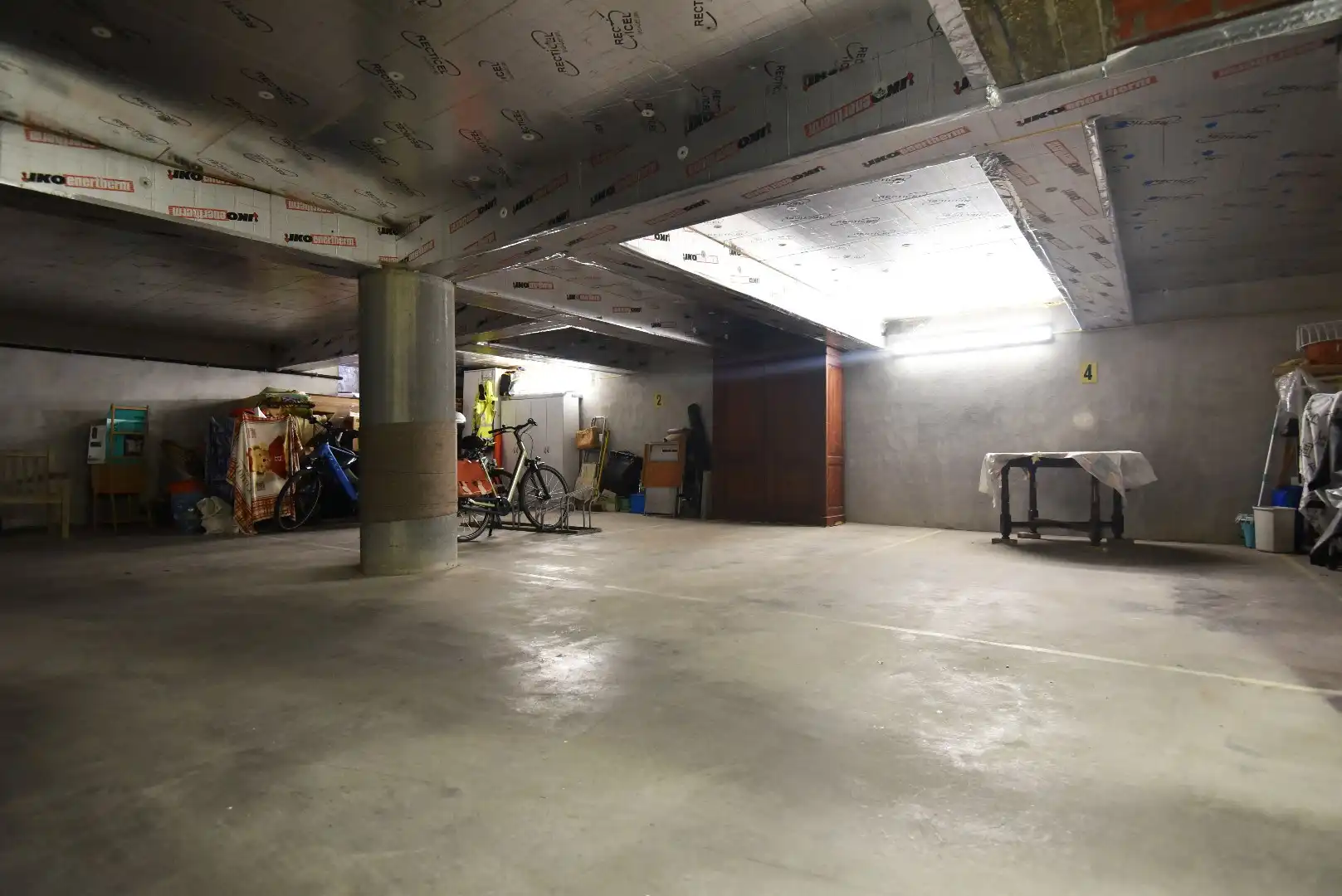 Ruim appartement met 2 slpks en ondergrondse autostaanplaats foto 8