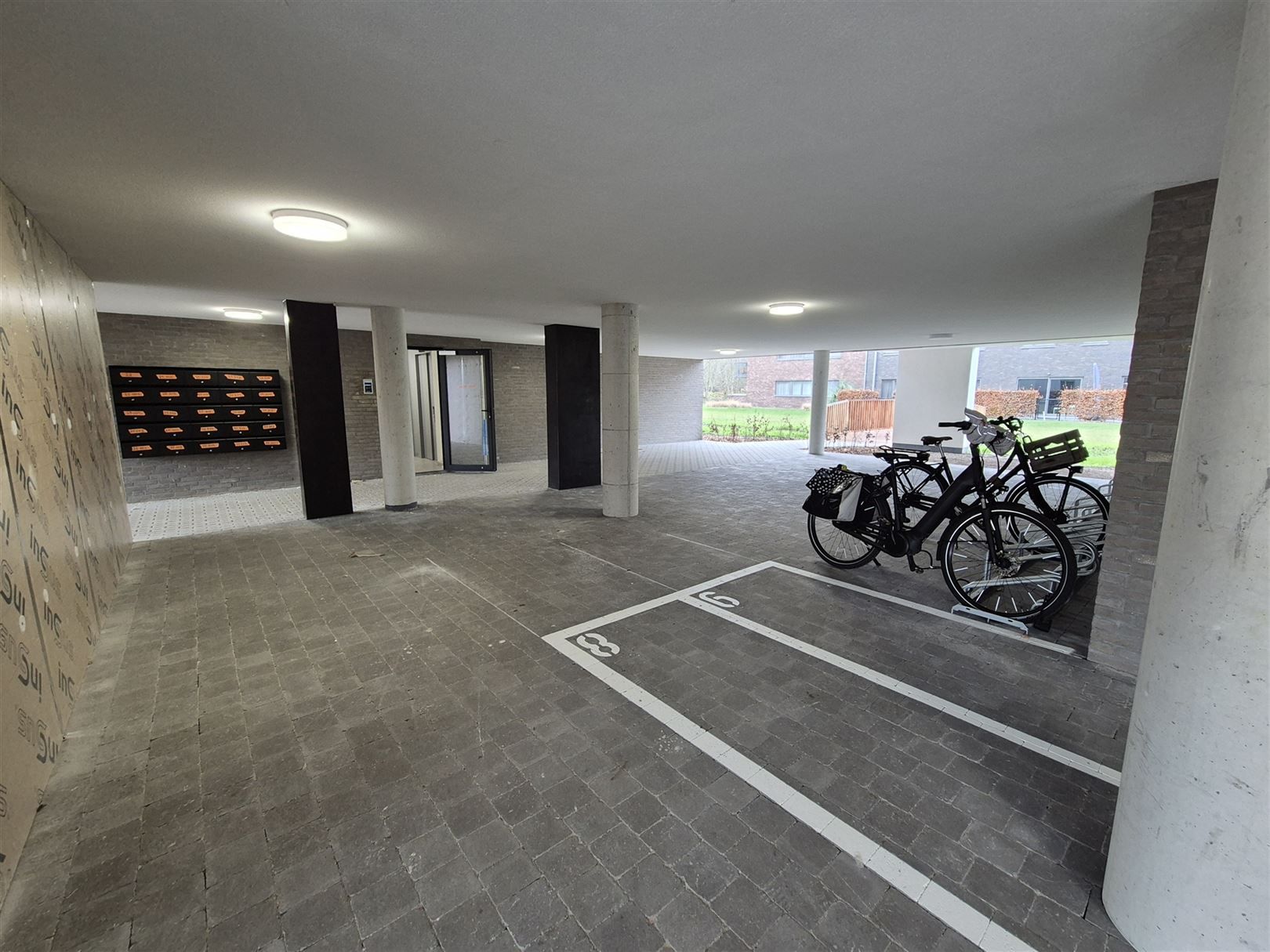 Prachtig nieuwbouwappartement gelegen te Oostakker  foto 2