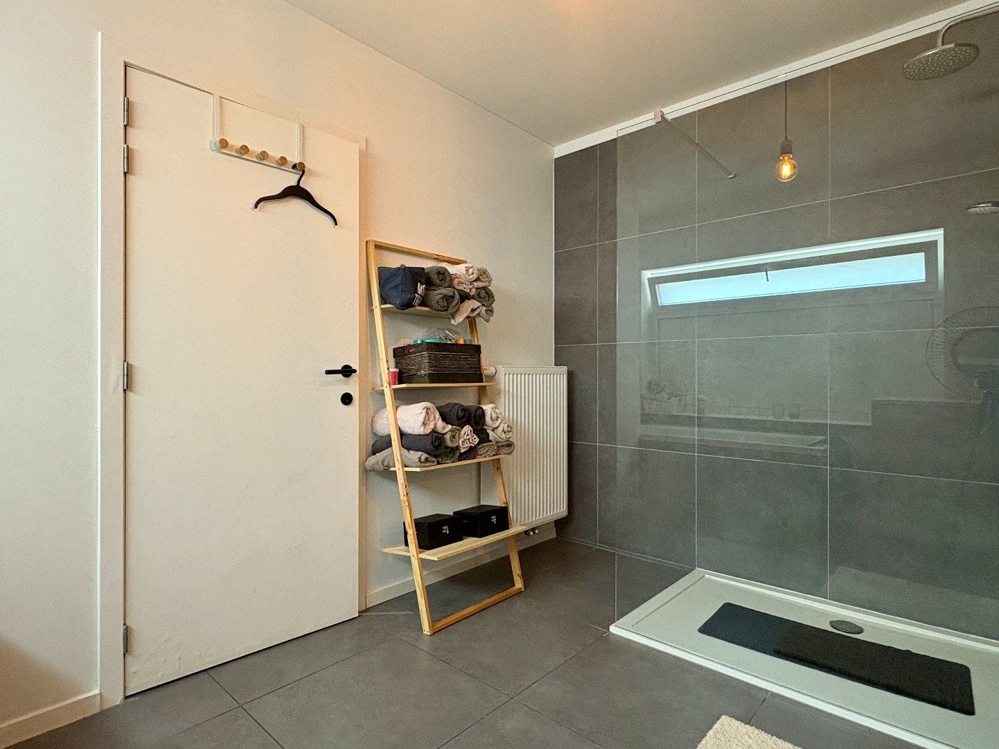 Ruime woning met EPC B, 3 slaapkamers, een zuidgerichte tuin en een ruime zolder met veel mogelijkheden te koop in Wevelgem foto 12