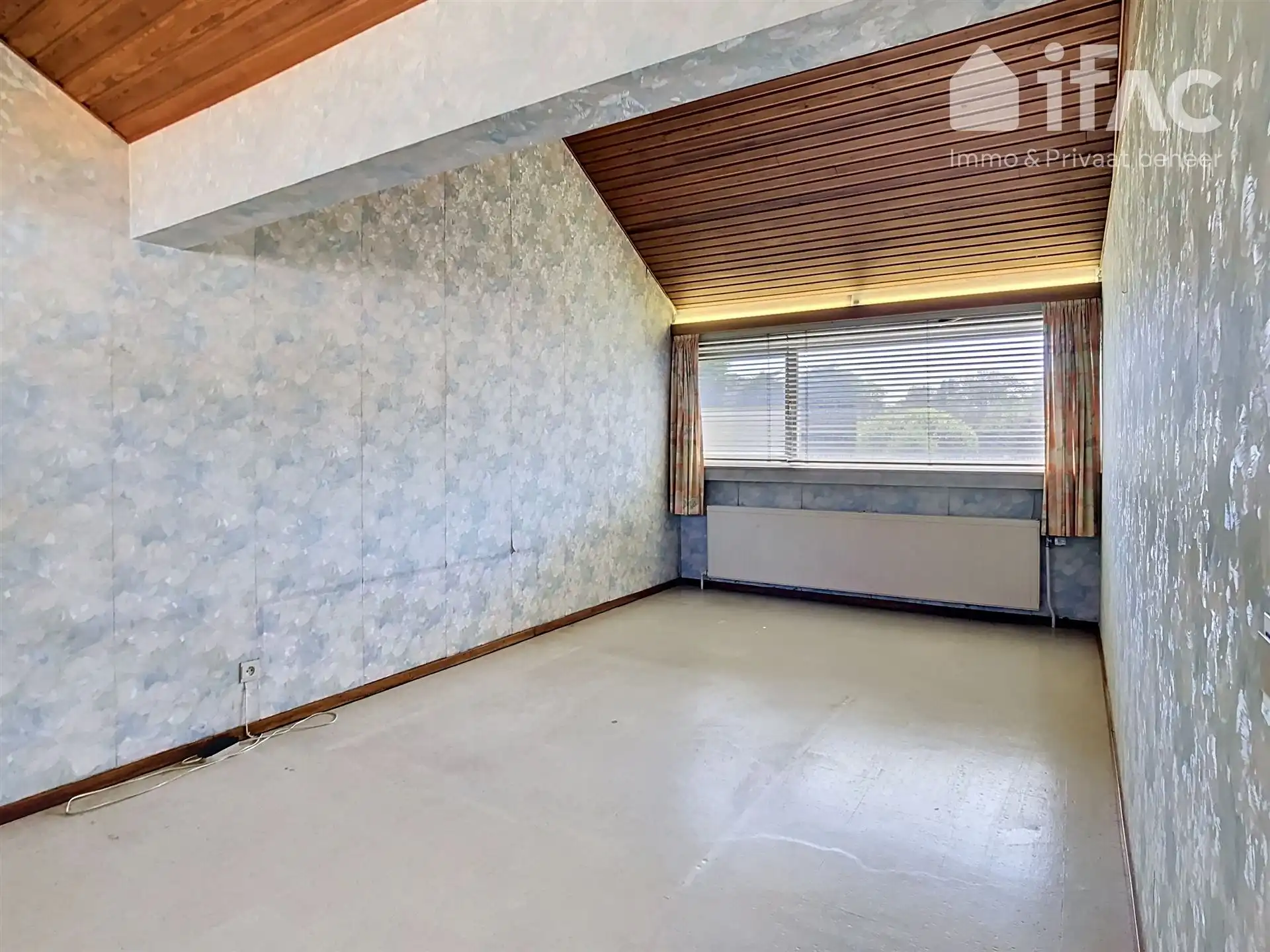 Woning met 4 slaapkamers, garage en tuin foto 16