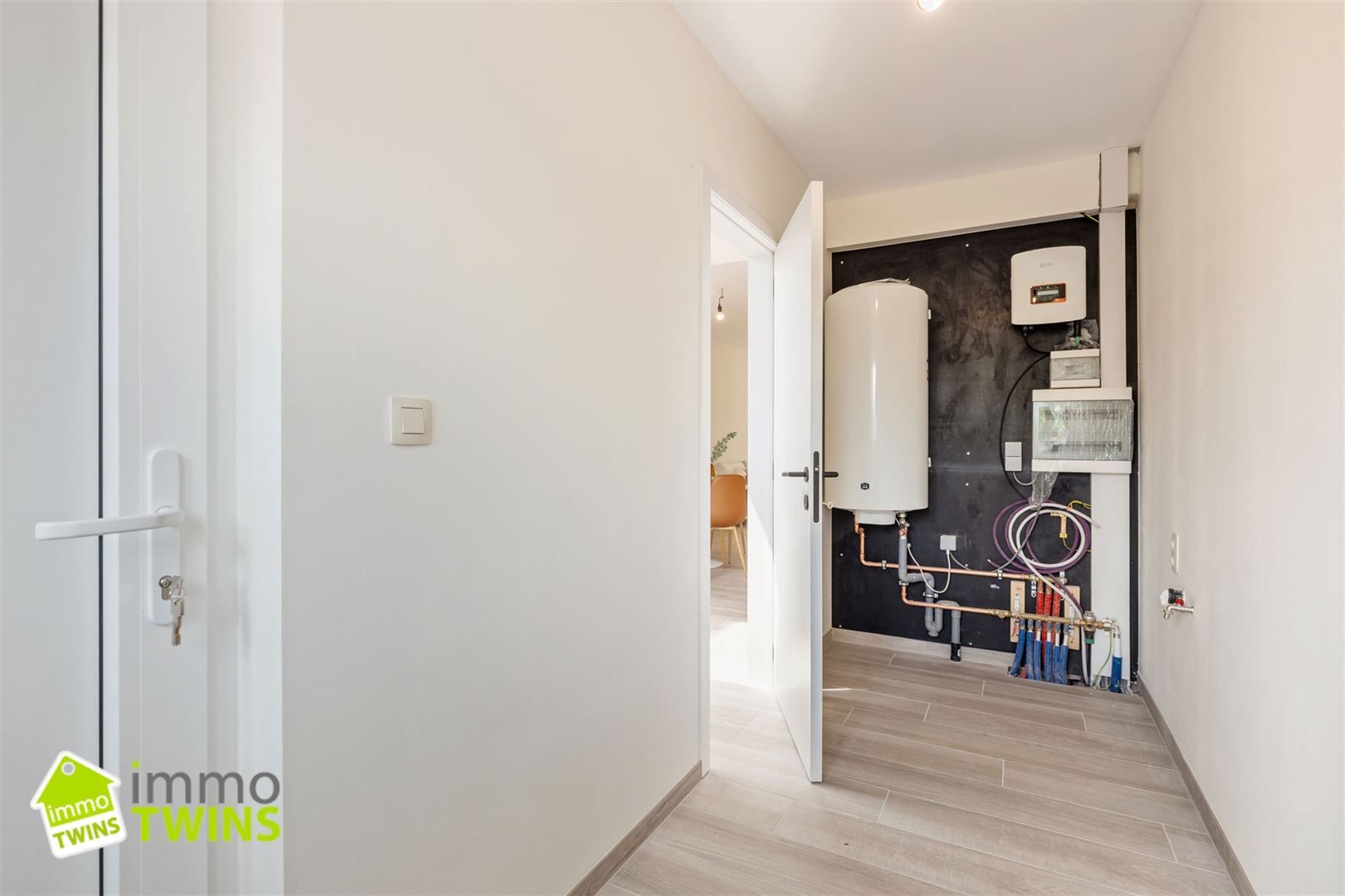 Volledig gerenoveerde woning in het hart van Kemzeke foto 18
