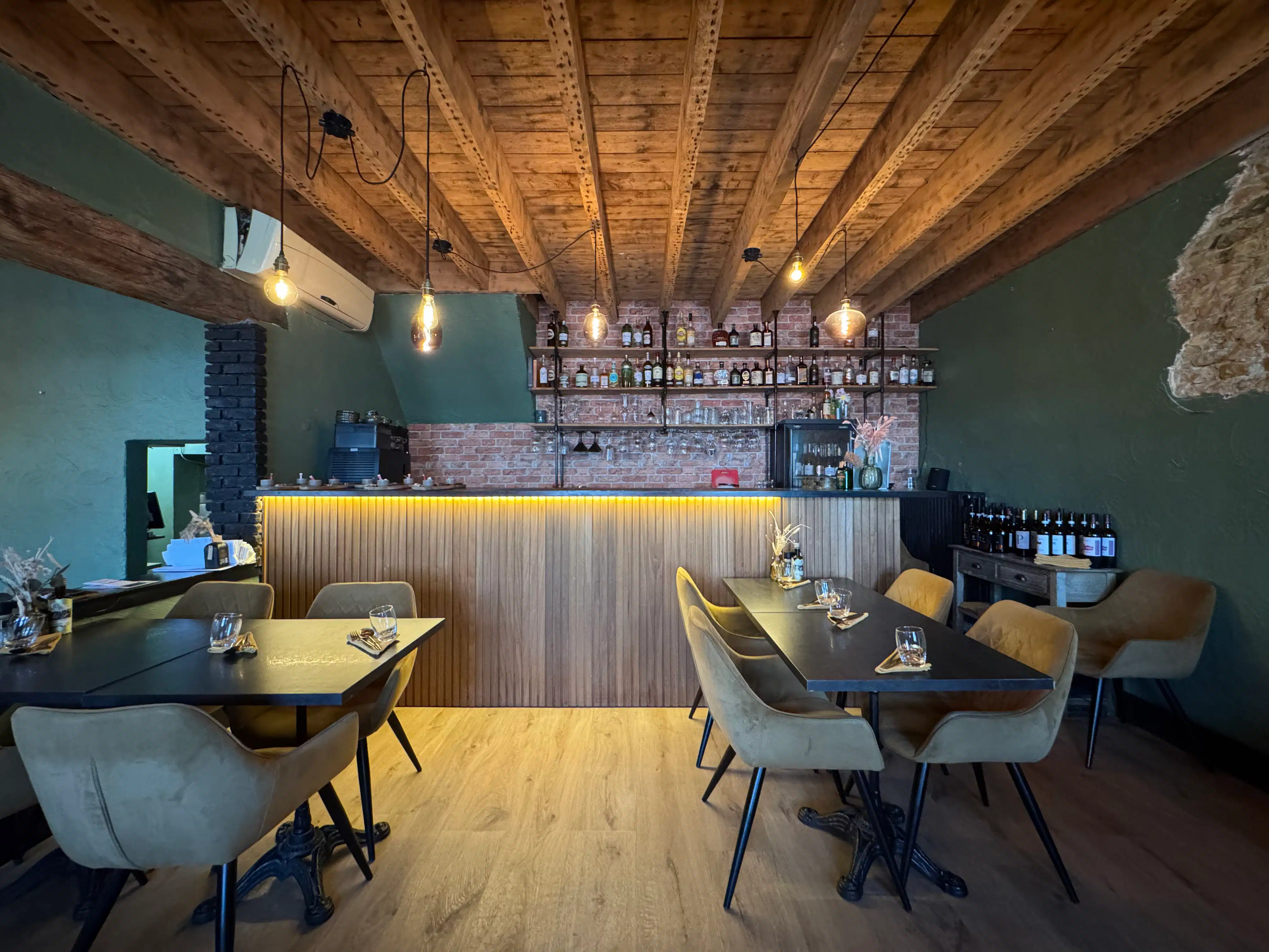 Restaurant Roccia in idyllische dorpskern foto 7