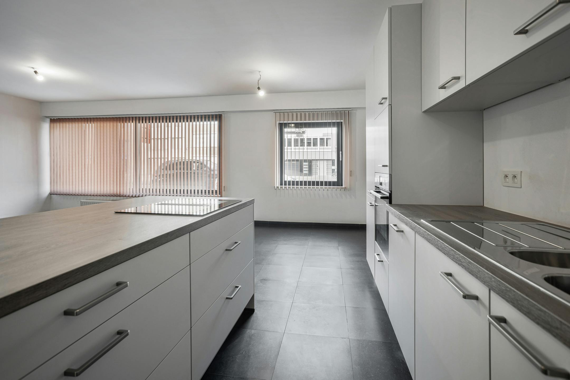 Gerenoveerd appartement met 3 slaapkamers in Boom foto 6