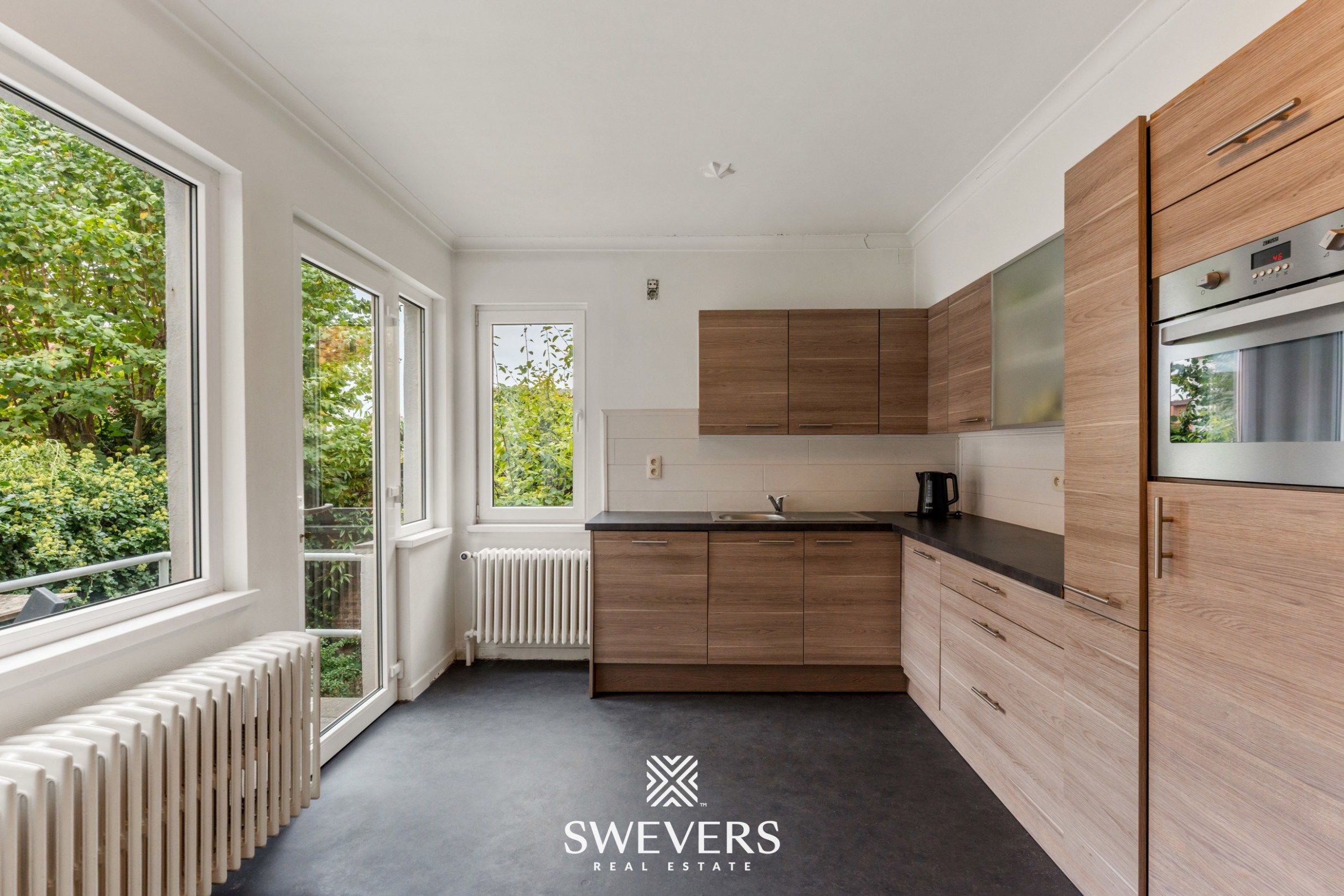 Stijlvol herenhuis met kantoorruimte en 3 slaapkamers in hartje Hasselt foto 11