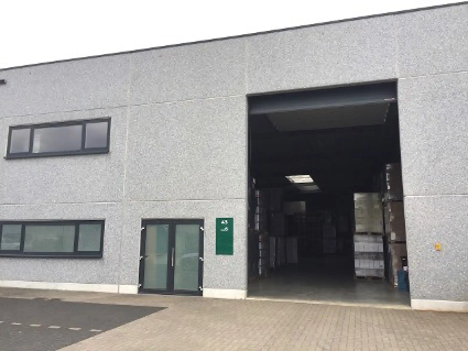 Bedrijfsvastgoed te koop foto {{pictureIndex}}