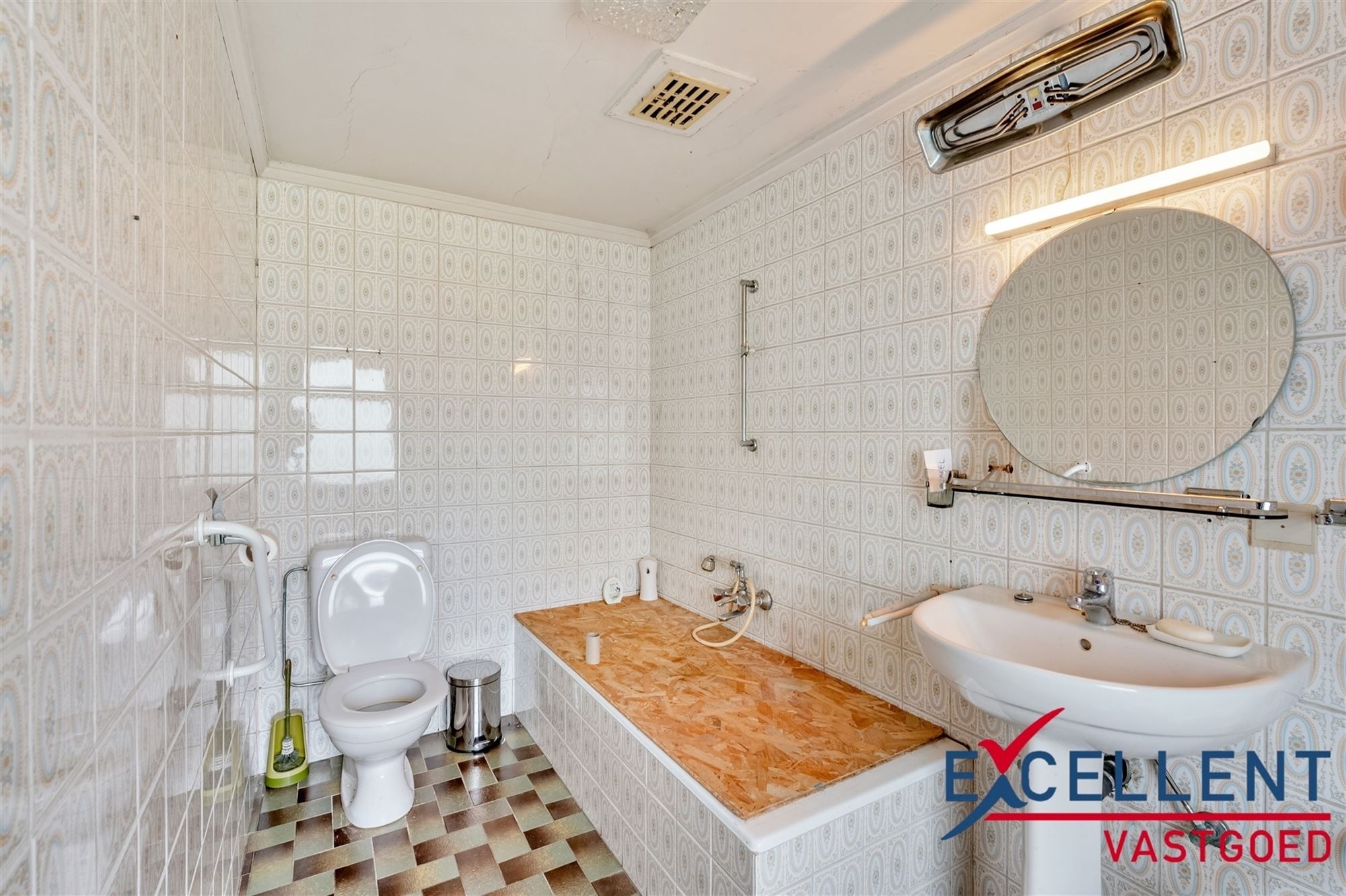 Te renoveren woning met prachtige tuin te koop foto 9