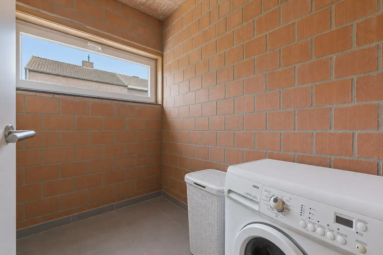 Opbrengsteigendom, bestaande uit 2 appartementen, in het centrum van Staden foto 8