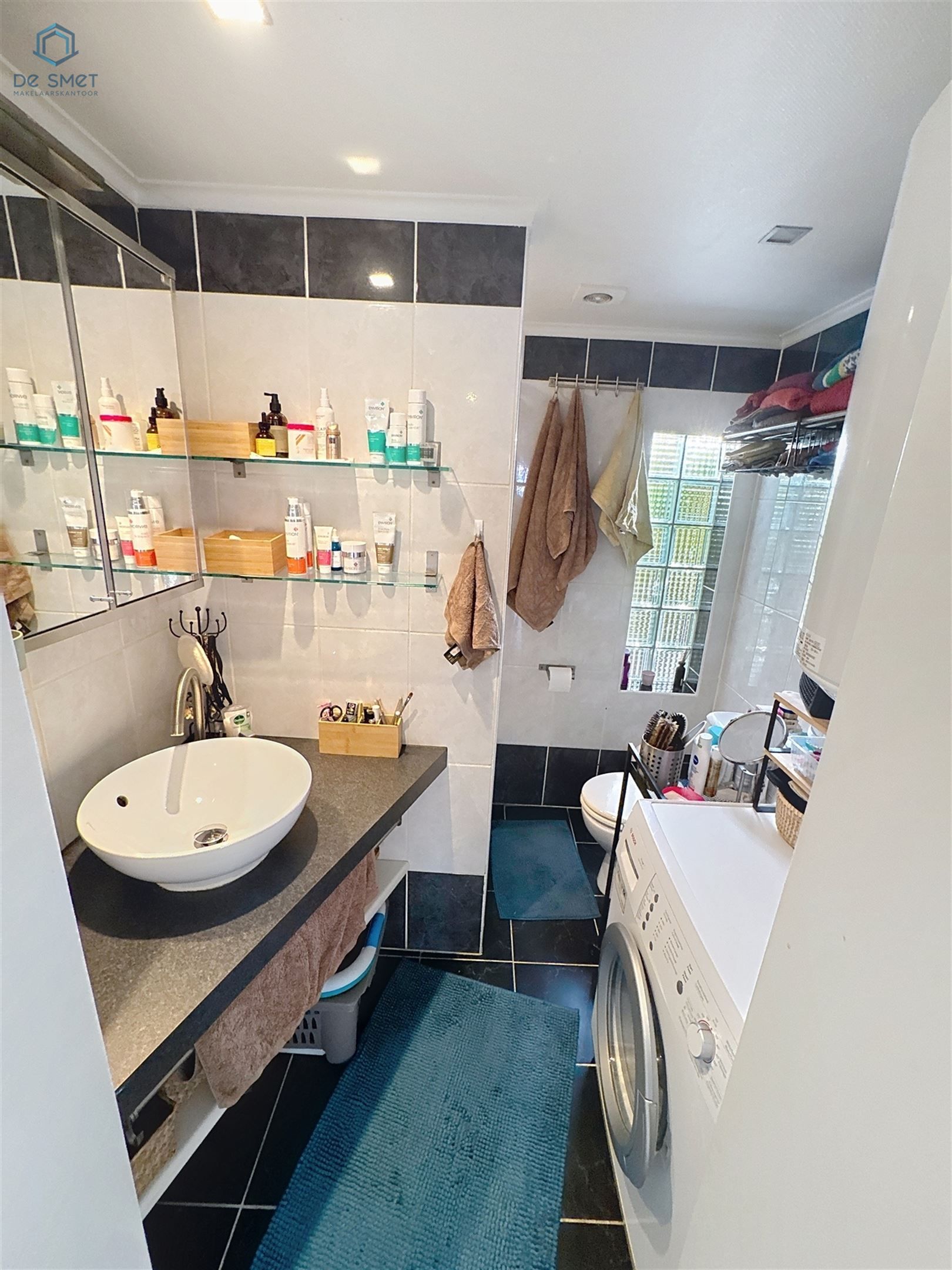 Instapklare woning met 2 slaapkamers, terras, carport en berging in Ophasselt foto 5