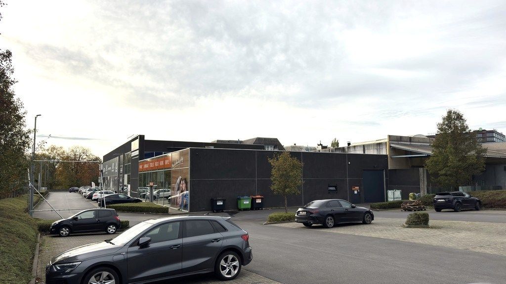 Showroom met opslagruimte te huur aan Kortrijksesteenweg in Gent foto 13