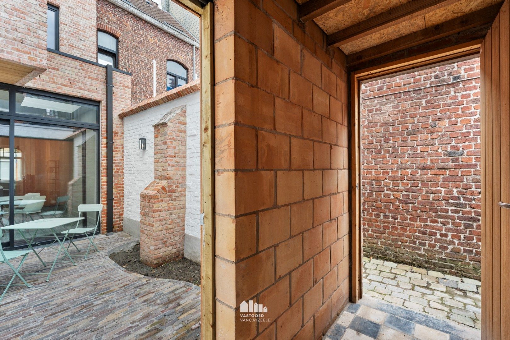 Karaktervolle en volledig gerenoveerde woning op wandelafstand van de Markt in Ieper foto 31