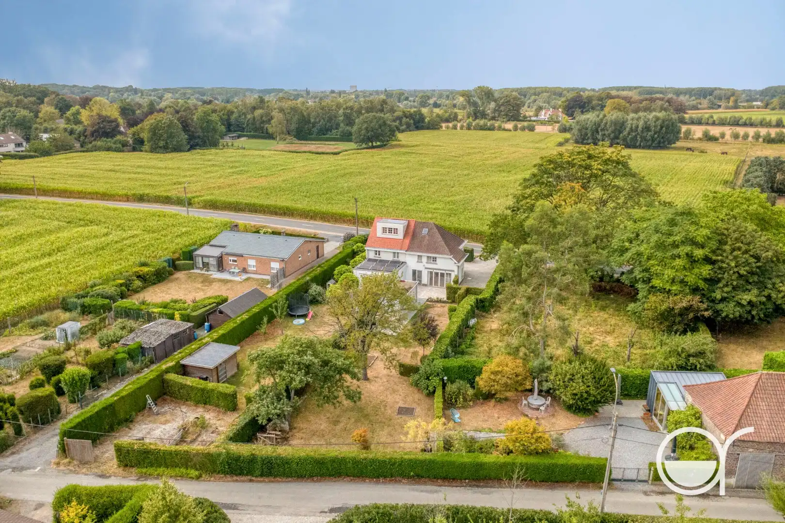 Charmante woning met mooie tuin foto 21