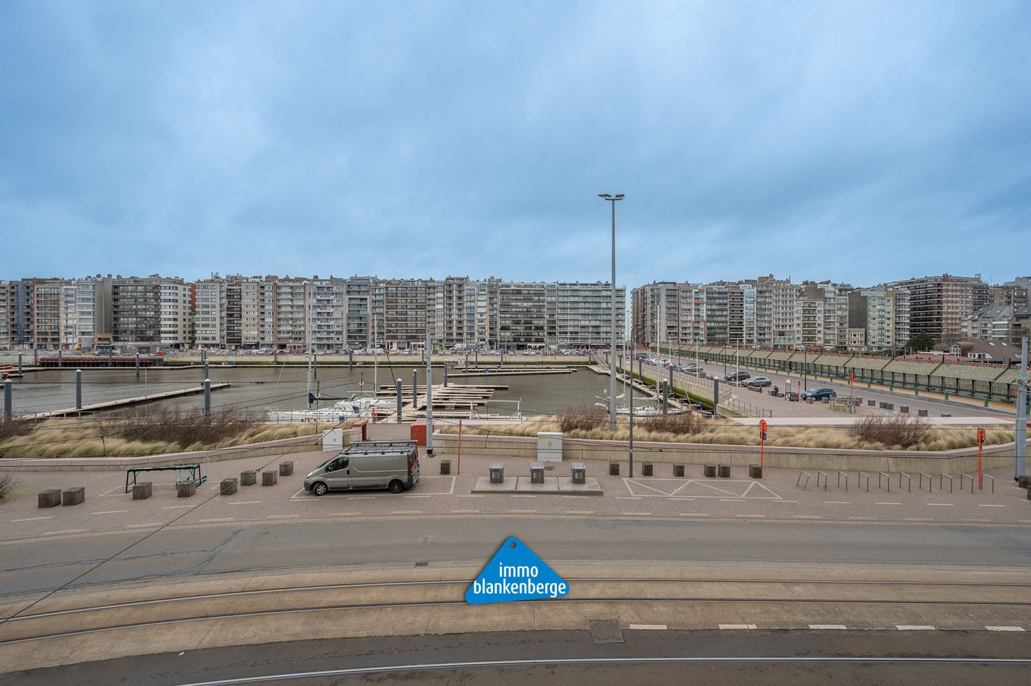 Prachtig gerenoveerd Hoekappartement met Havenzicht te Blankenberge foto 27