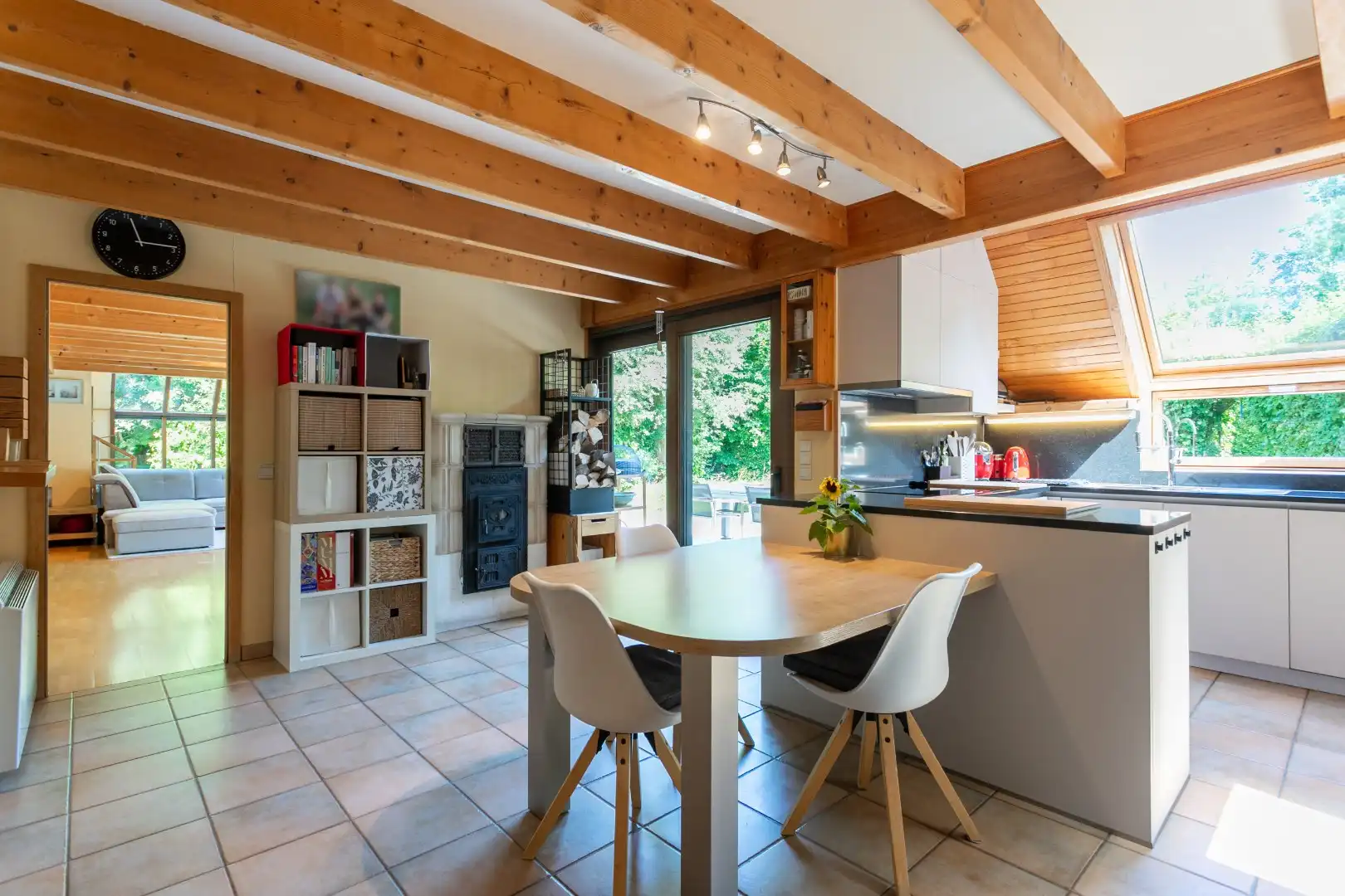 Ruime woning gelegen in een groene omgeving foto 10