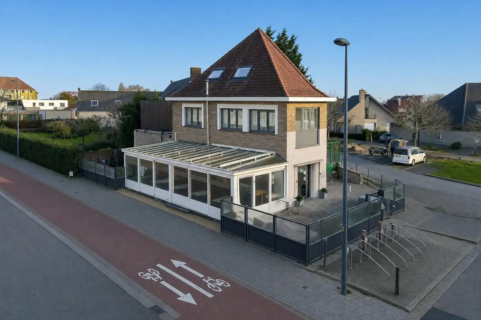 Horecazaak met woonst foto {{pictureIndex}}