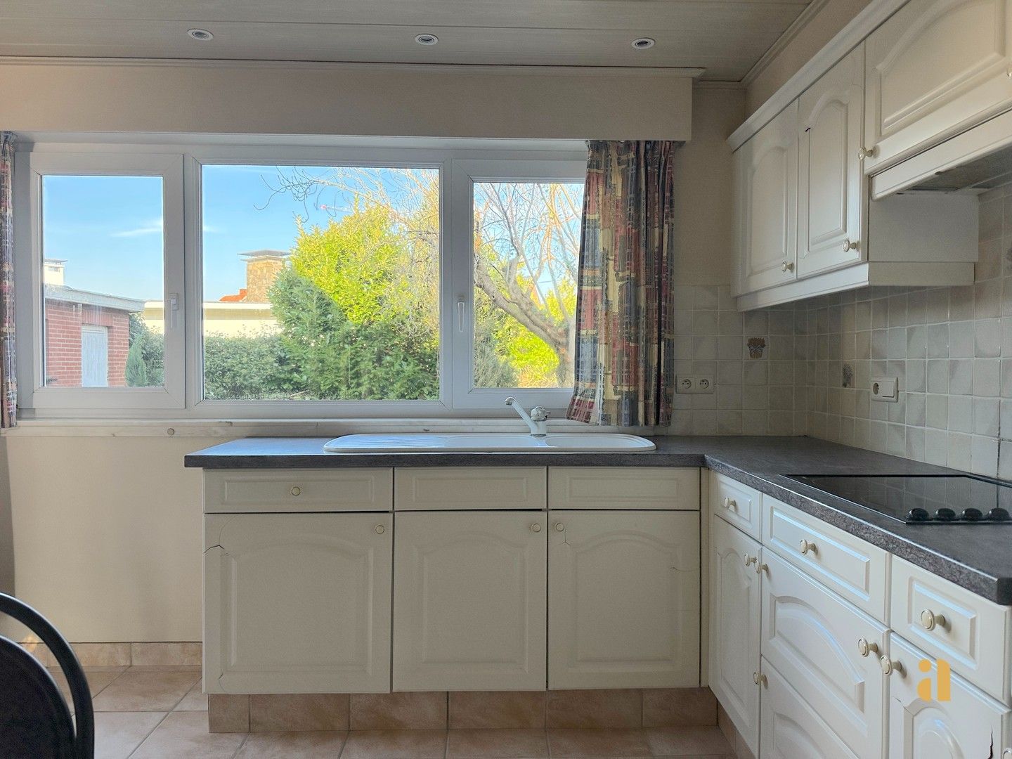 Lichtrijke open bebouwing met charme en groeikansen foto 17