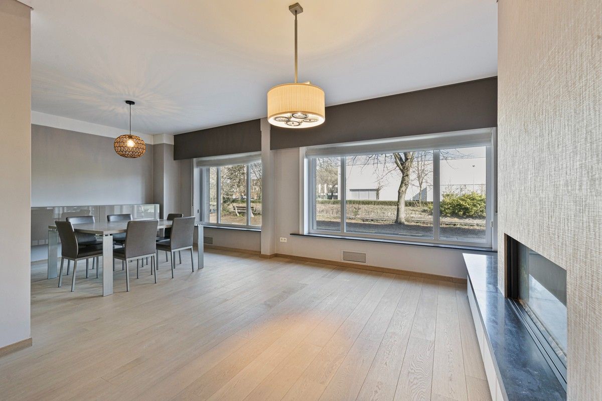 Residentieel en lichtrijk appartement met garagebox en zicht op de Leie – Toplocatie nabij Sint-Pietersstation foto 6