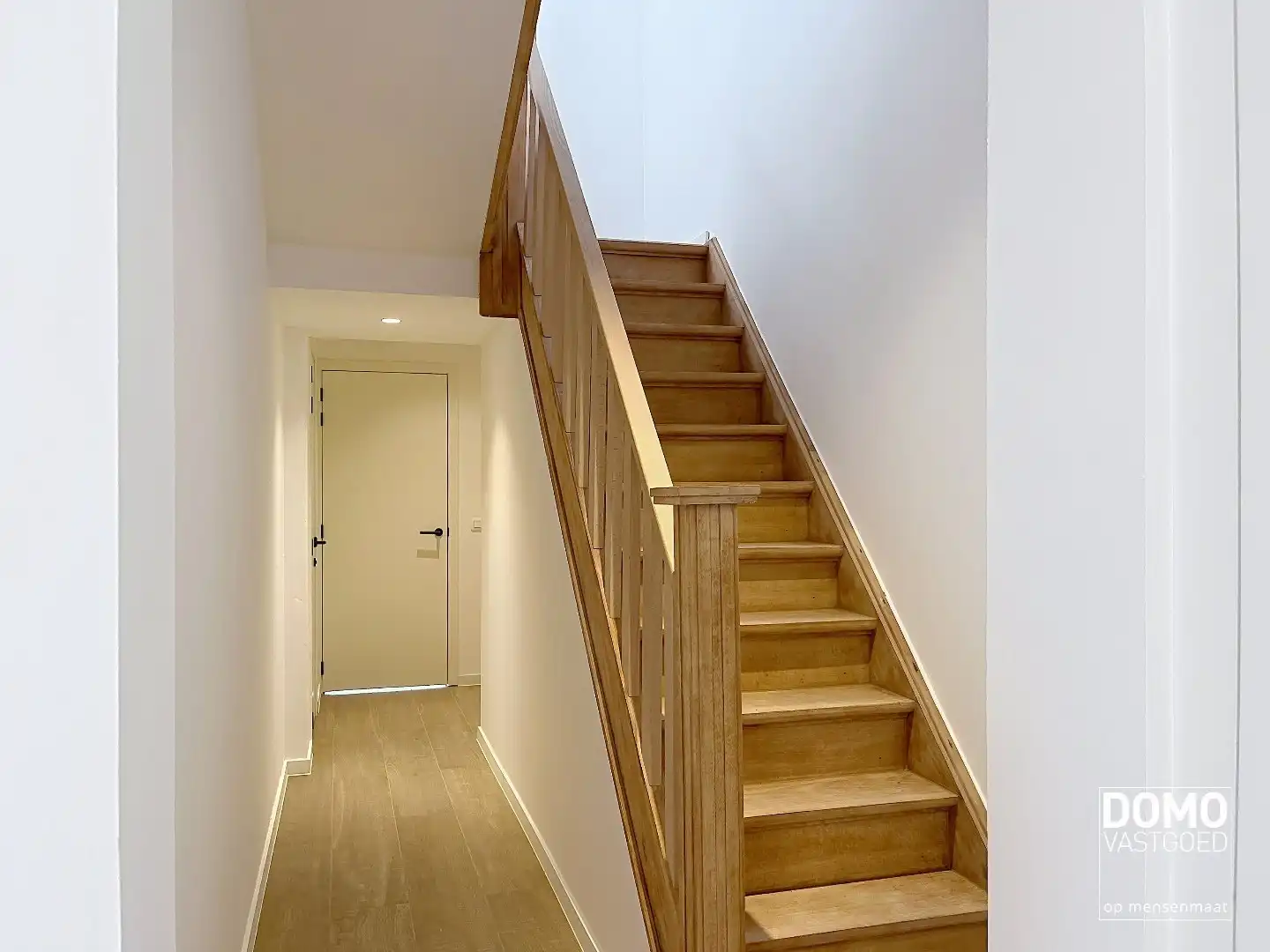 Instapklare totaalrenovatie met luxueuze afwerking, 4 slaapkamers en zuidgerichte tuin foto 8