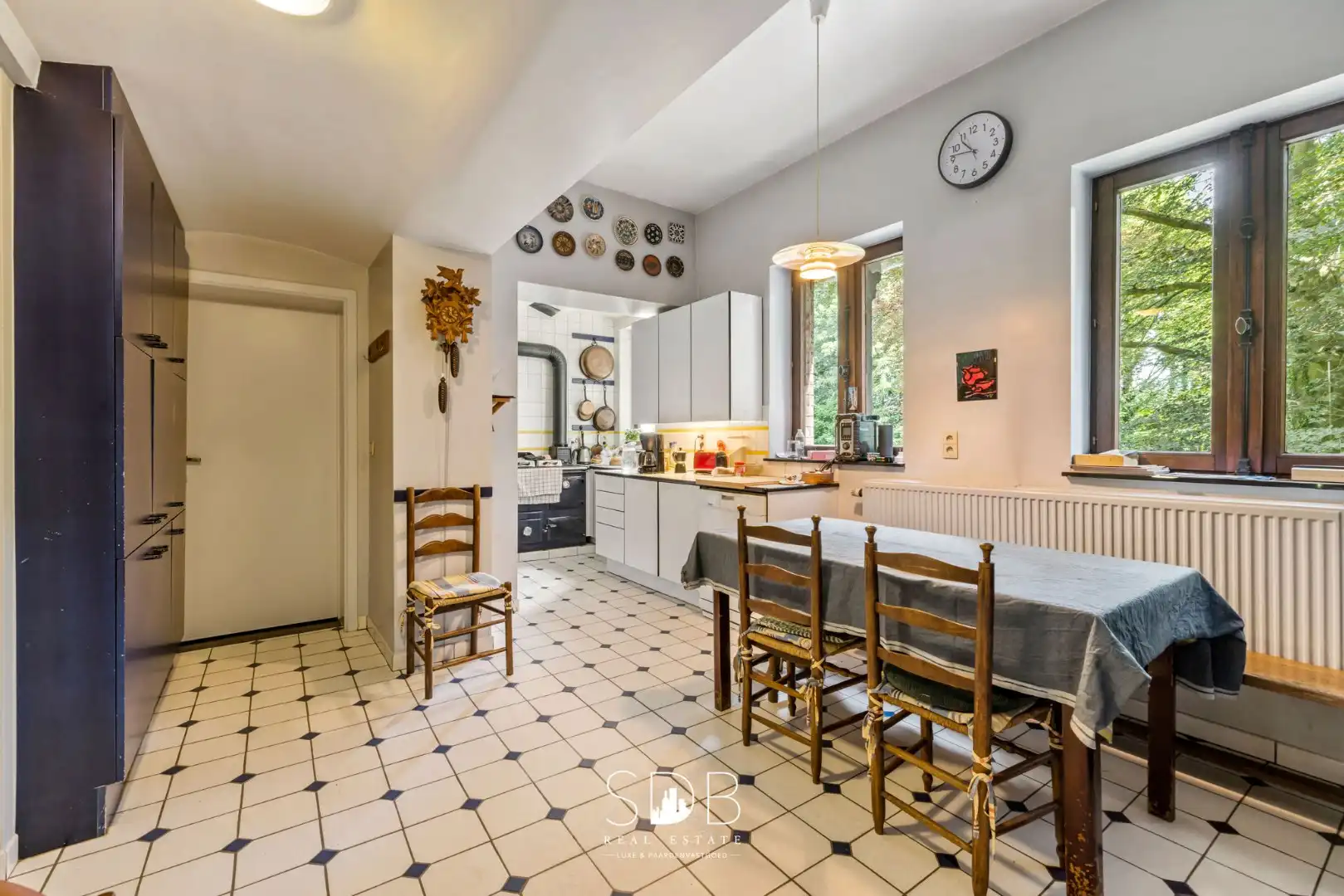 Prachtig kasteel met omringend park, weilanden en stalgebouw op circa 5hectare foto 12