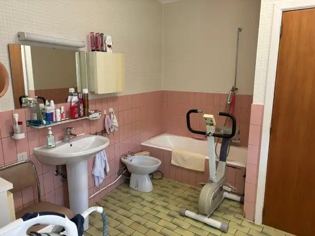 Te moderniseren halfopen woning met 2 slaapkamers (meer mogelijk), grote tuin en garage op een totale grondoppervlakte van 645m². foto 9
