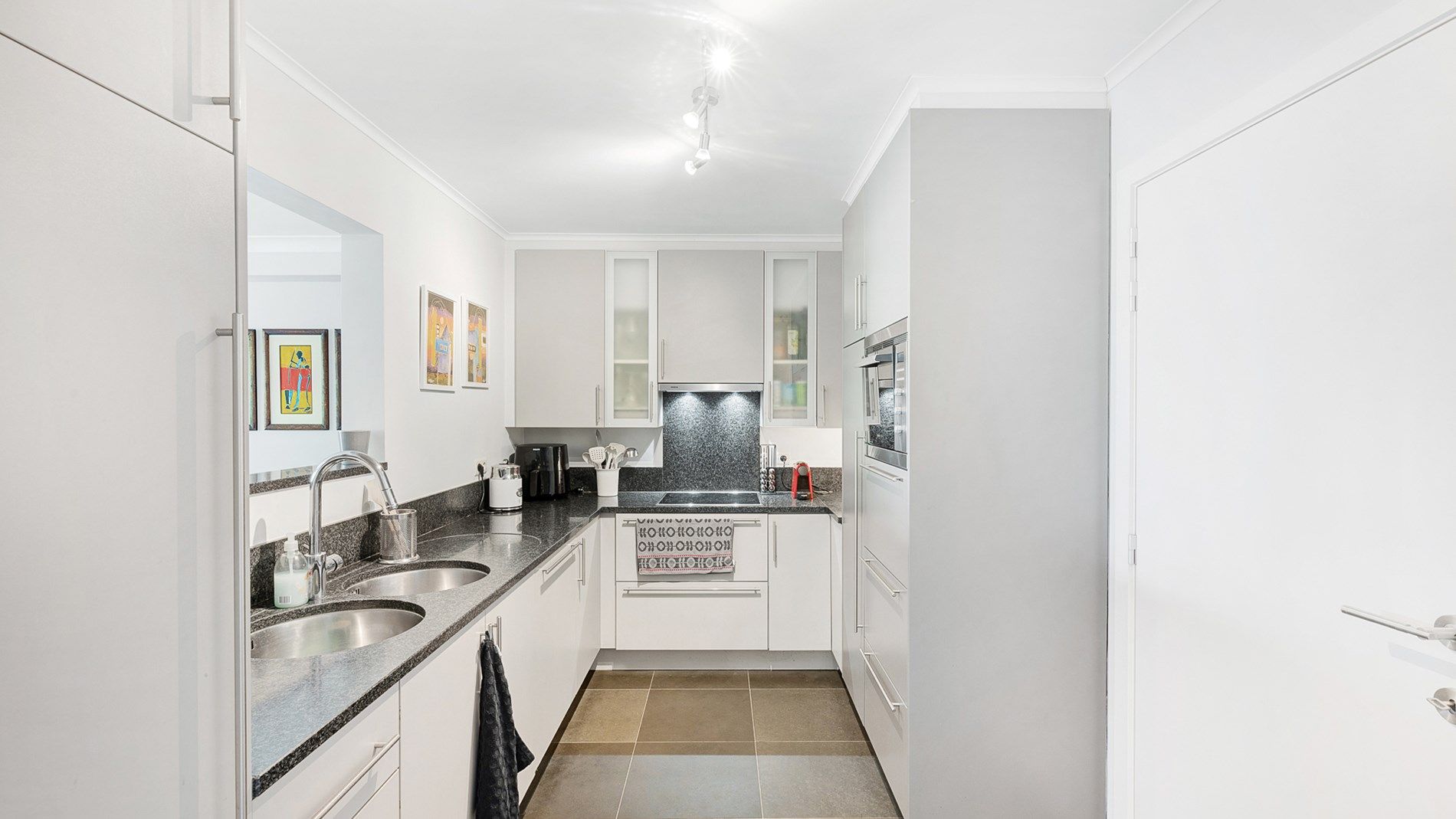 Ruim en stijlvol appartement met open zicht in centrum Knokke foto 12