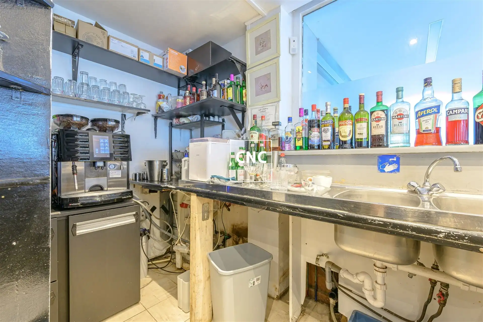 Zeer ruim en instapklaar handelspand aan Zeedijk-Heist foto 13