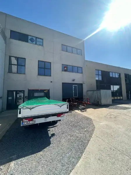 Kantoor van 213 m² op toplocatie Mariakerke (Gent) foto {{pictureIndex}}