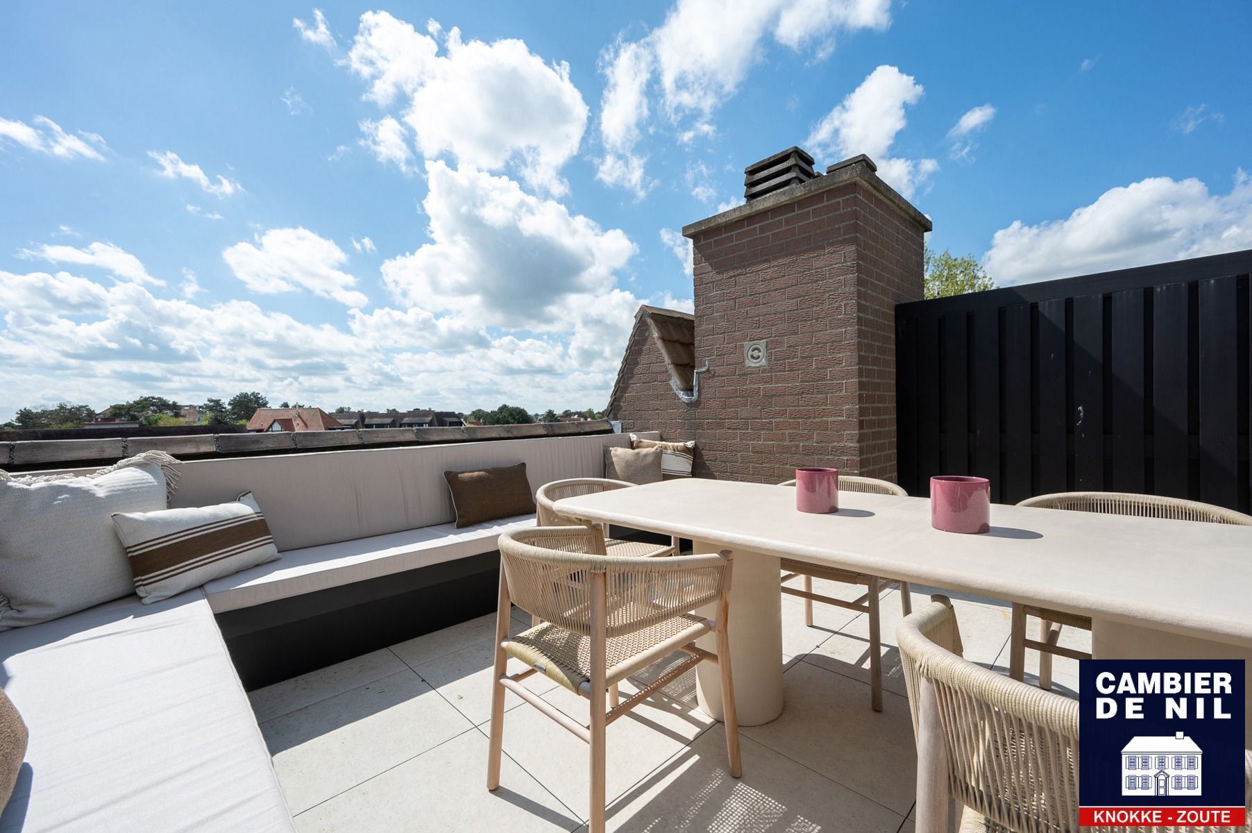 Vernieuwd appartement met open zichten mooie terrassen foto 32