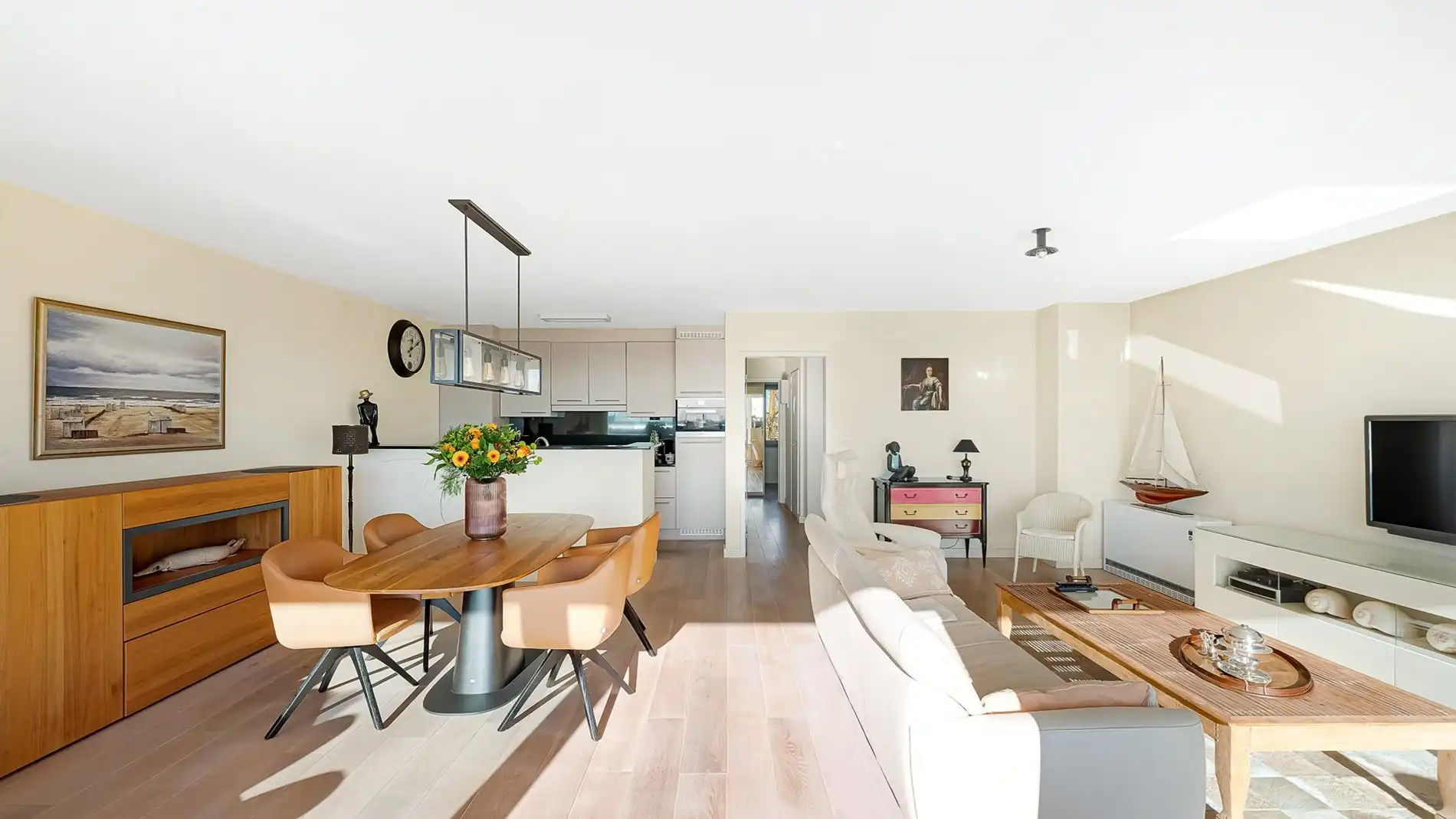 Modern en ruim appartement met zicht over de jachthaven foto 3