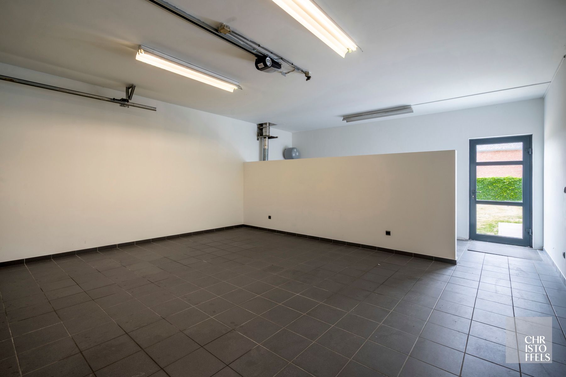 Tijdloze villa (405 m²) met zwembad, magazijn en weiland op 4.858 m²! foto 31