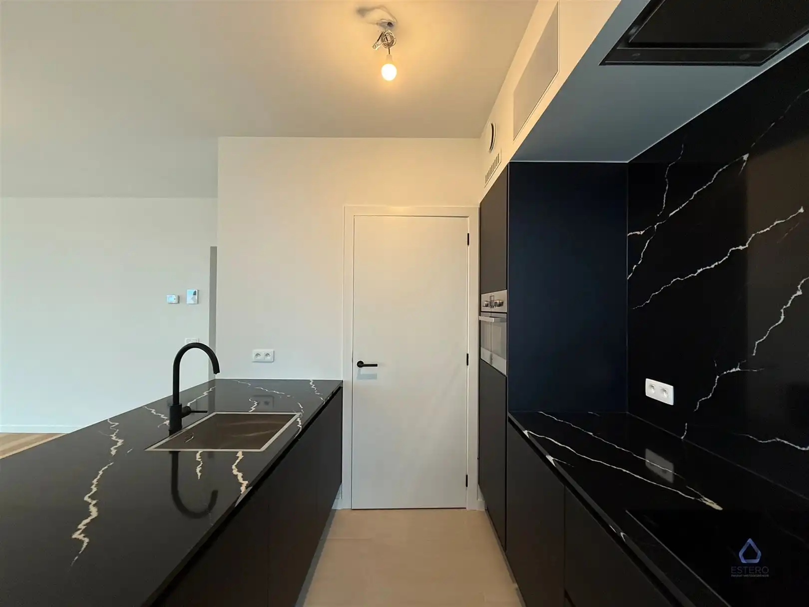 Luxe nieuwbouwappartement met dubbel terras op toplocatie foto 7