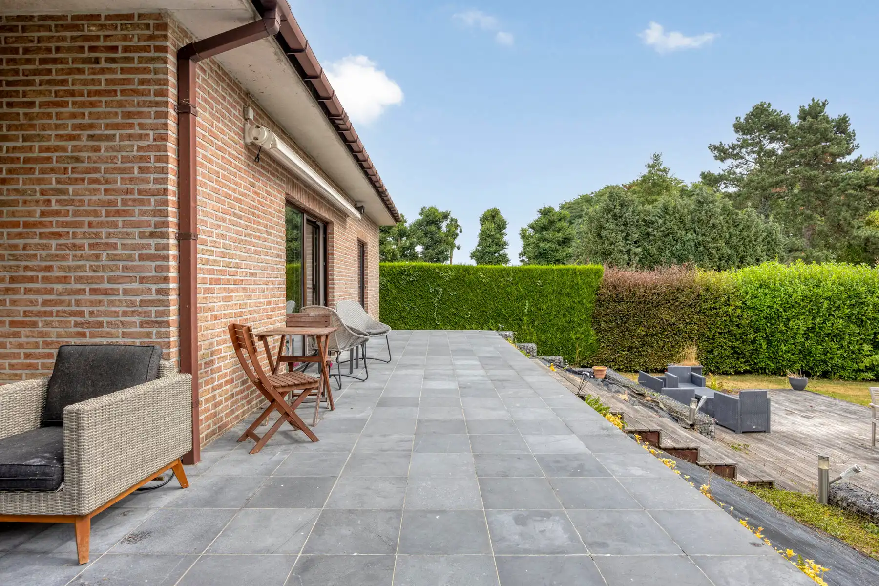 Goed gelegen villa met 6 slaapkamers en grote tuin foto 23