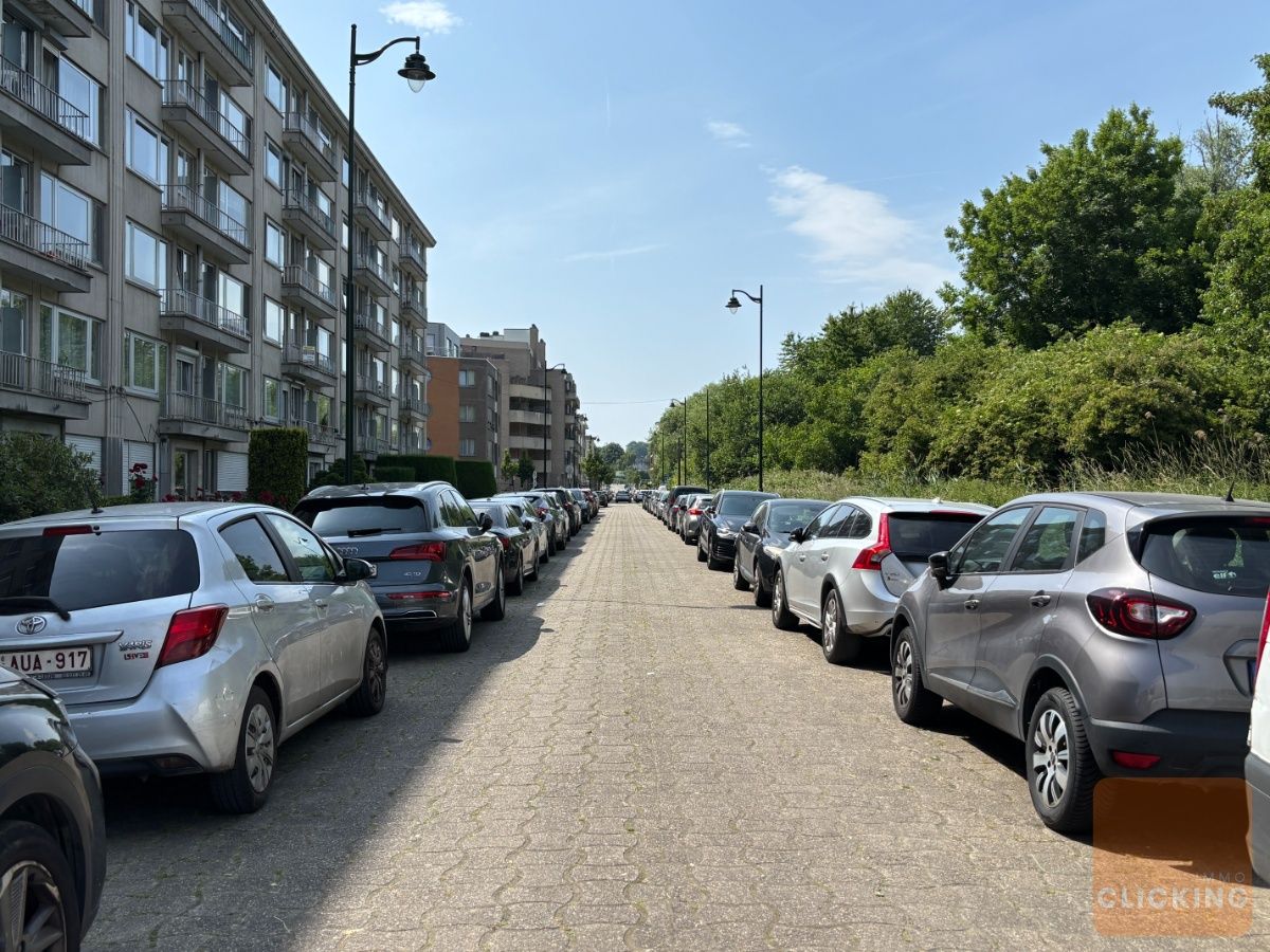 Lichtrijk 2 slaapkamer appartement met terras foto 20