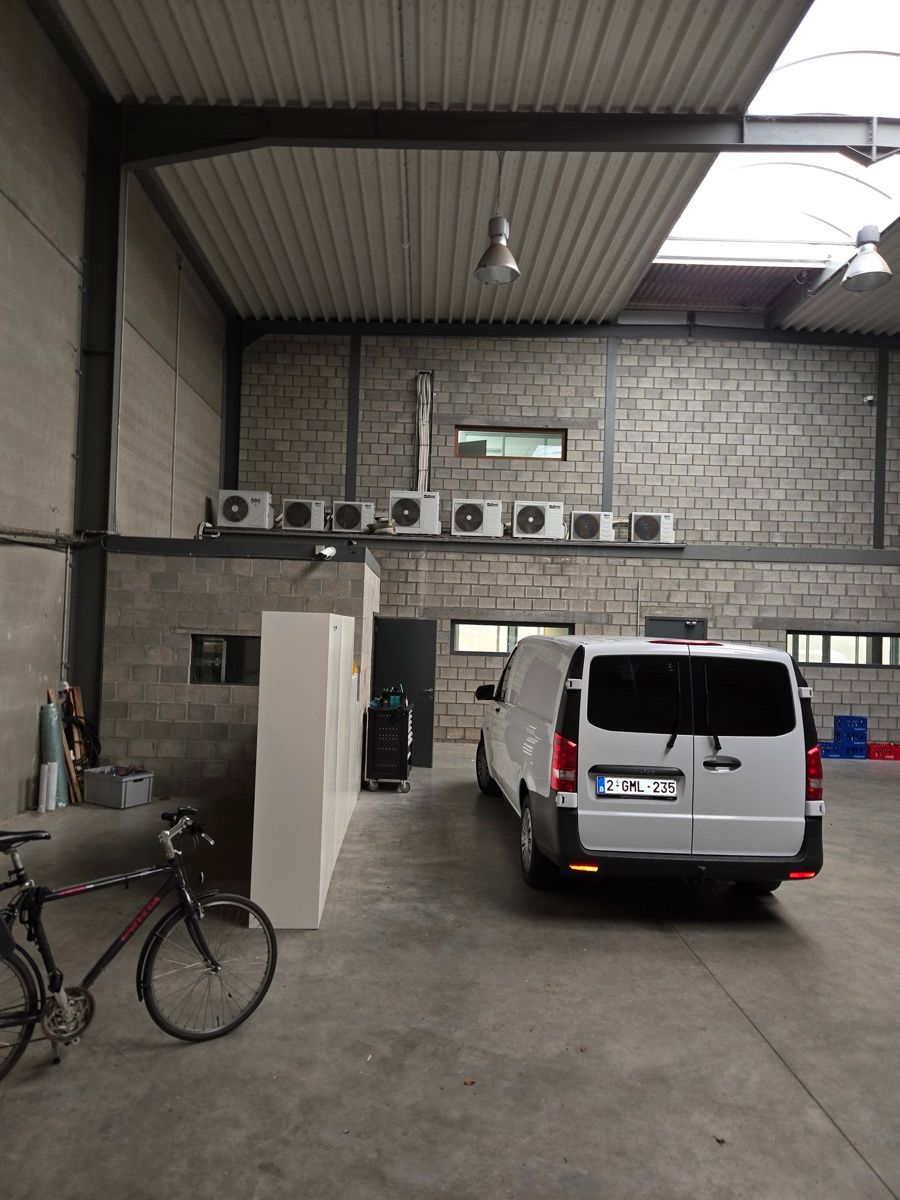 Instapklare industriehal van 421 m² op strategische locatie foto 3