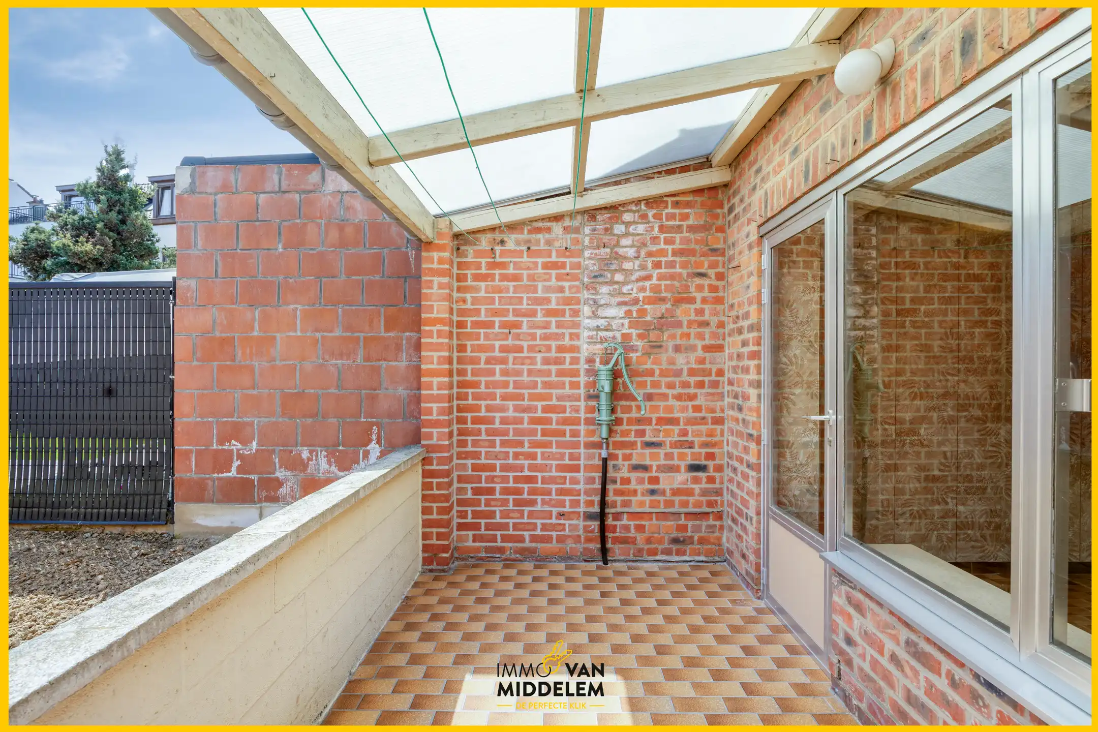 DEELS TE RENOVEREN 2-GEVEL WONING MET 2 SLAAPKAMERS EN TUIN foto 16