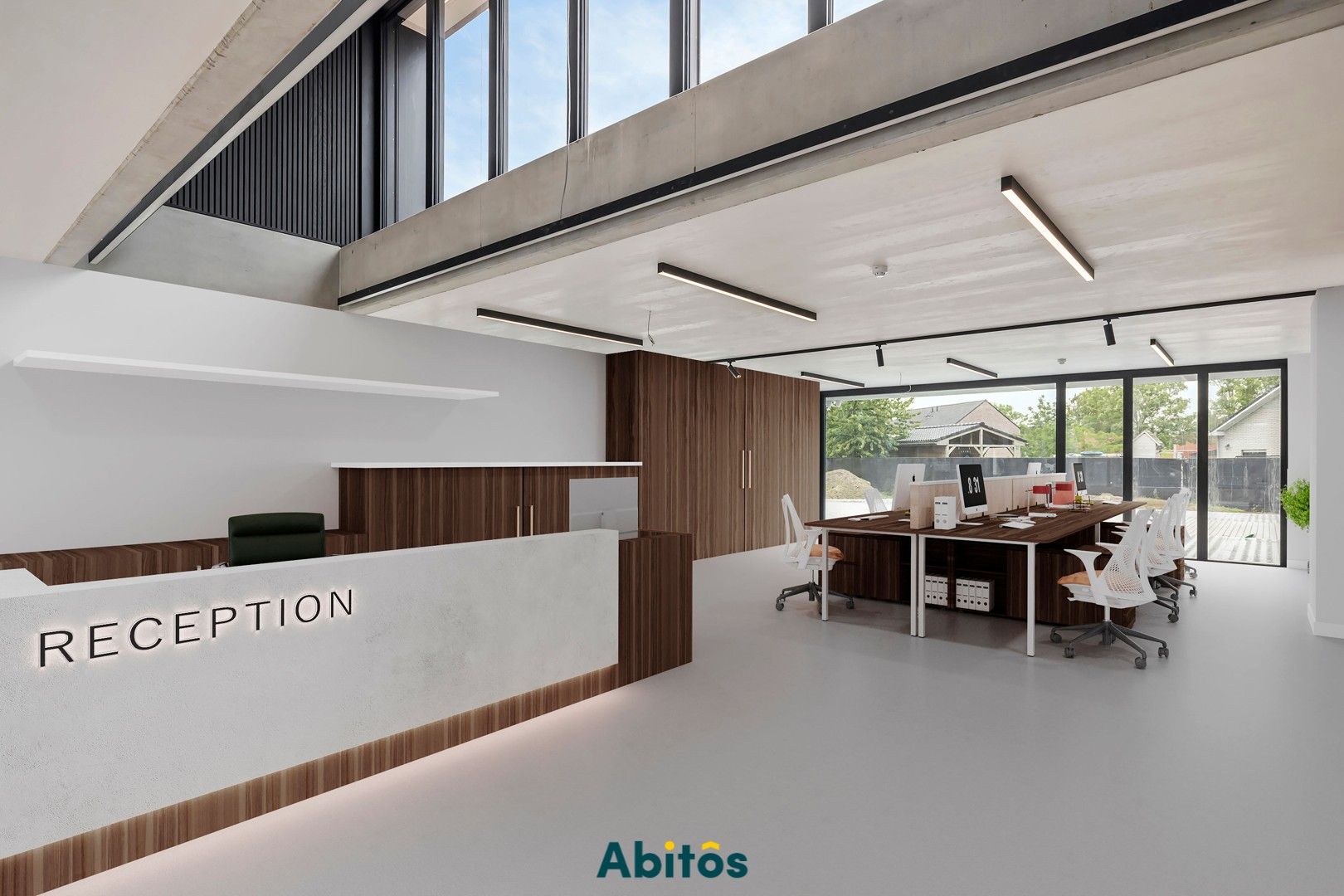 Commerciële ruimte met uitstekende visibiliteit en bereikbaarheid foto {{pictureIndex}}