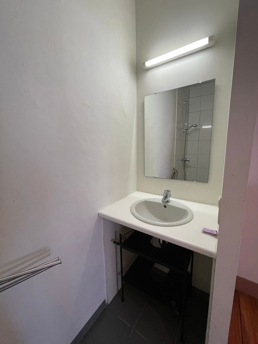 Studentenkamer met eigen douche!  foto 5