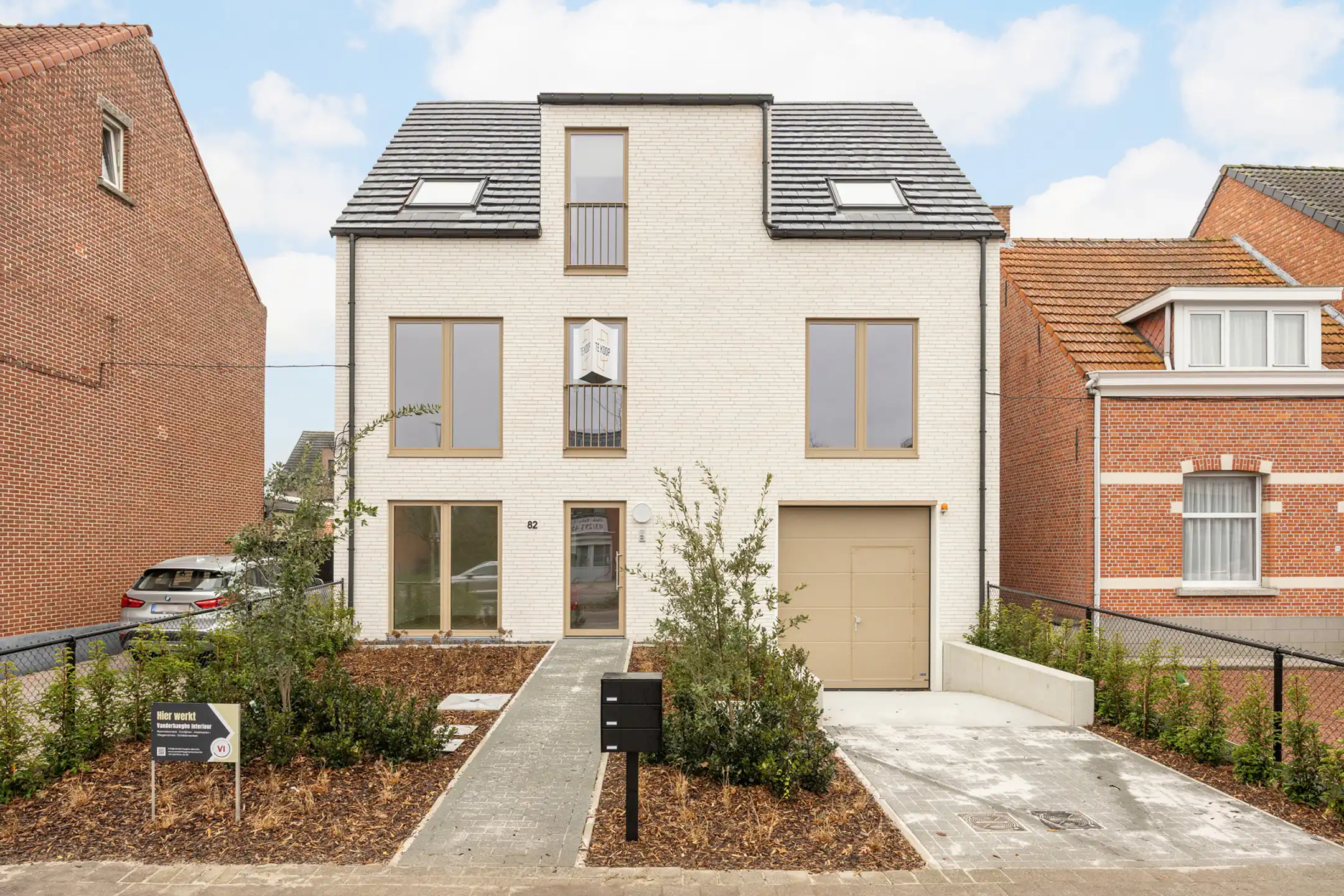 Nieuwbouwappartement met 2 slaapkamers, terras en parking foto {{pictureIndex}}