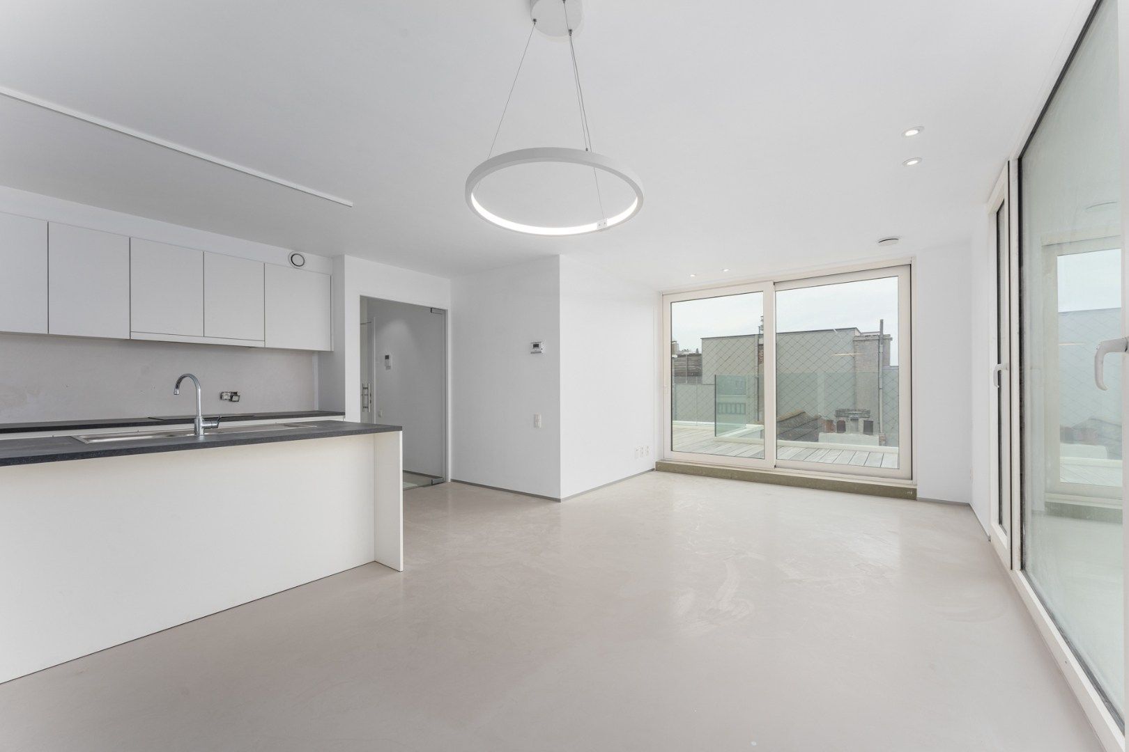 Penthouse met royaal terras in het centrum van Oostende! foto 6
